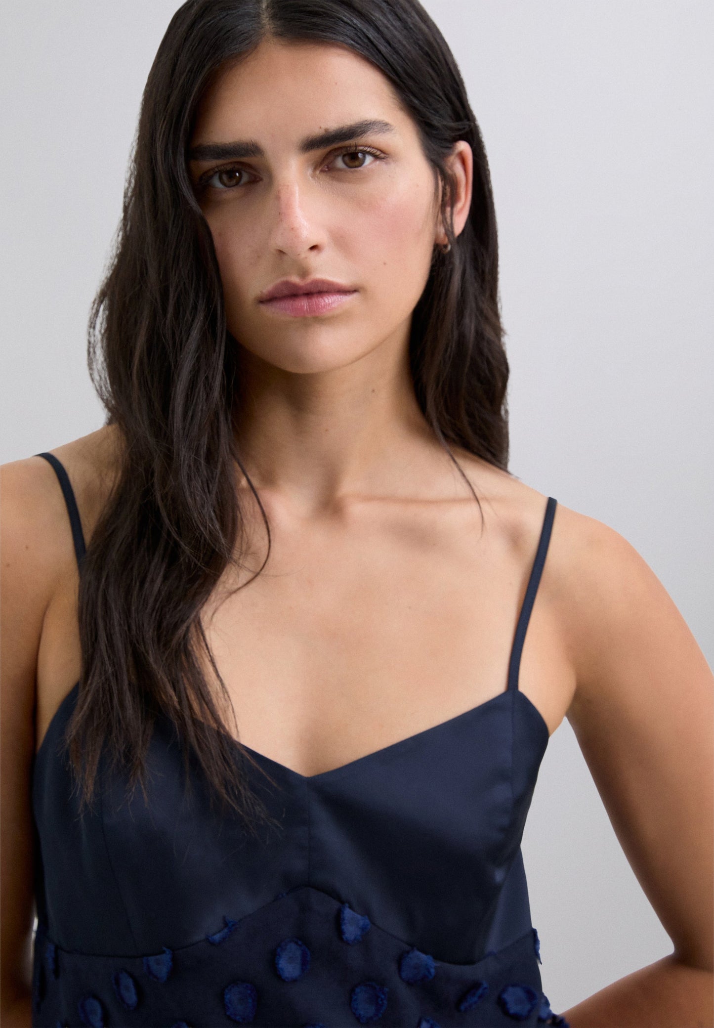 VESTIDO MIDI ÀS BOLINHAS