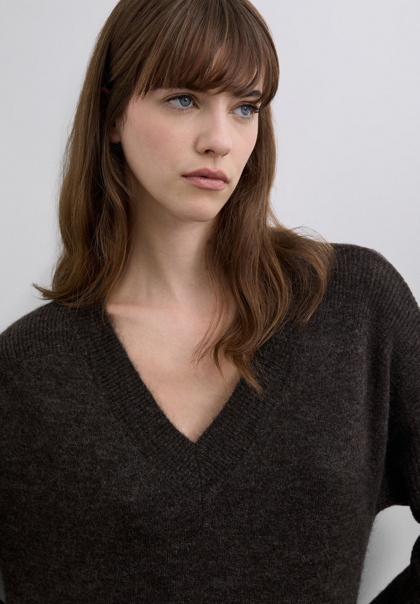 VESTIDO MIDI DE MALHA E PORMENOR RENDADO