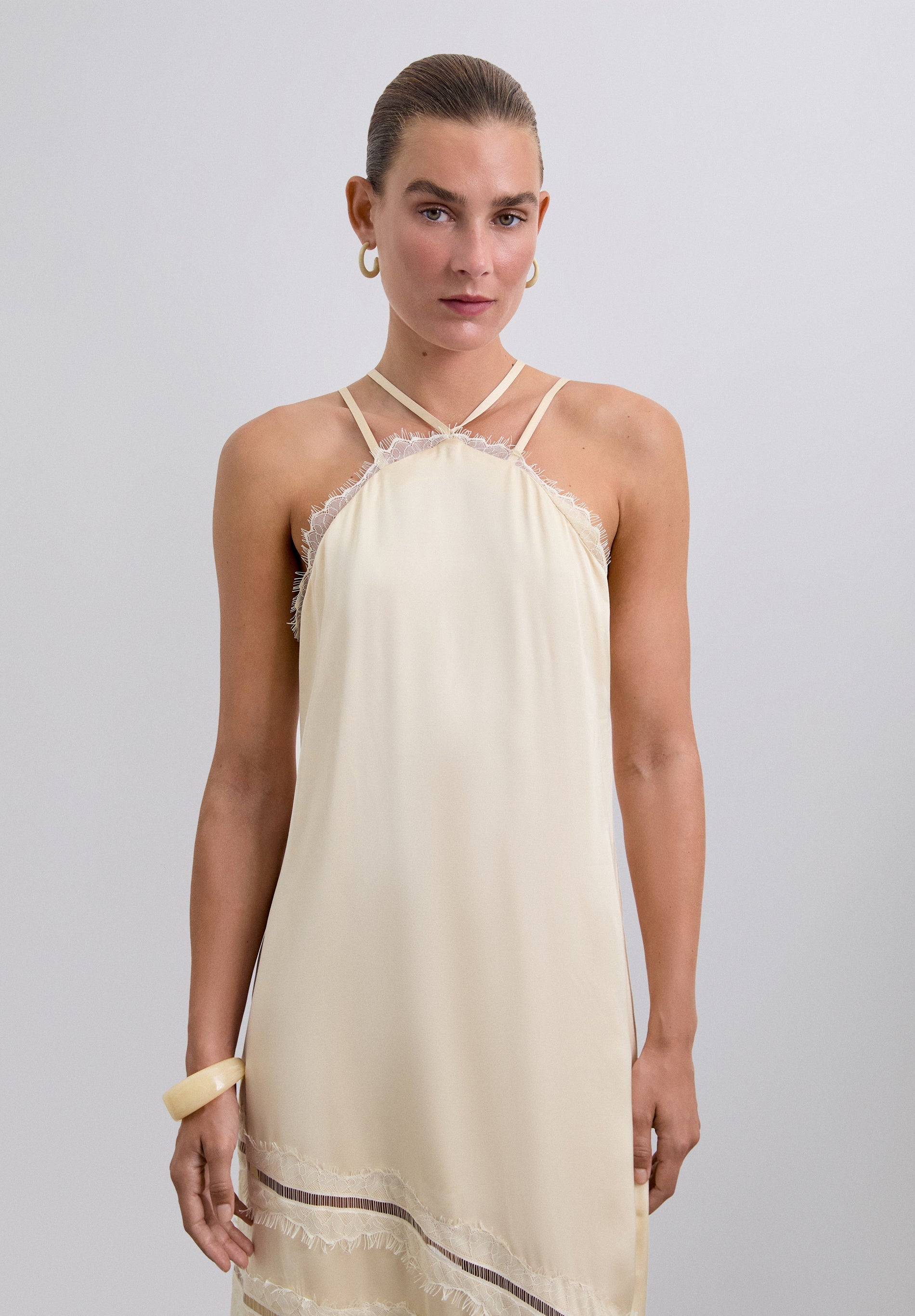 VESTIDO RENDADO ACETINADO