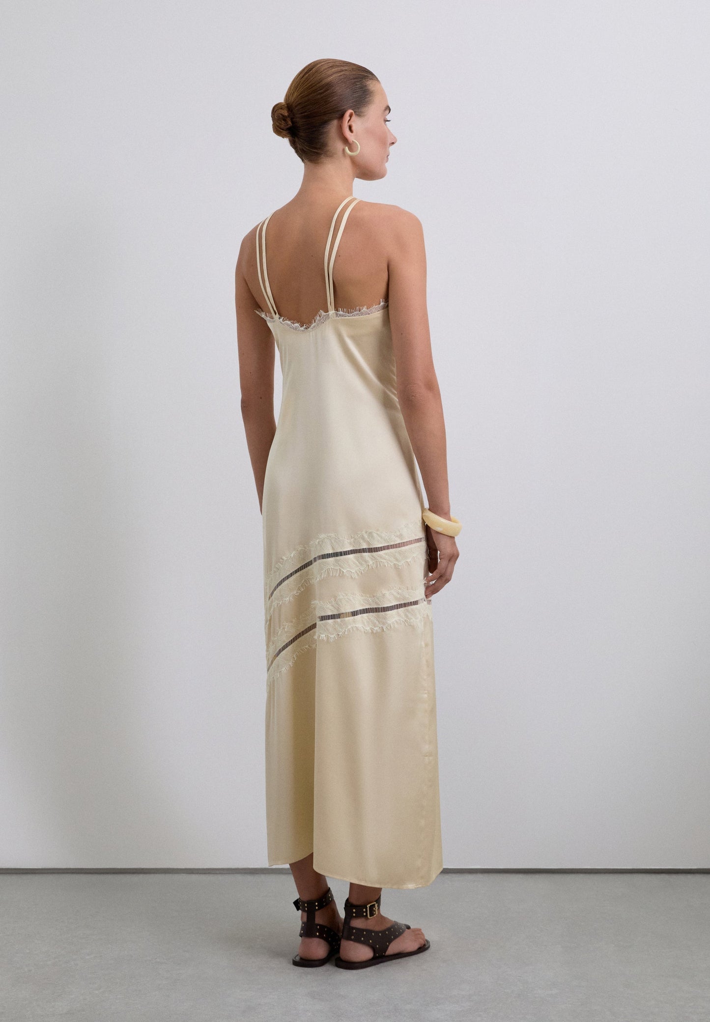 VESTIDO RENDADO ACETINADO