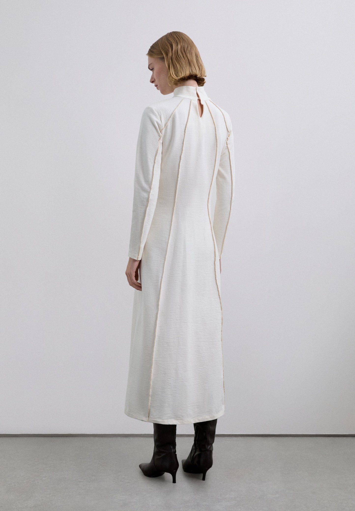 VESTIDO MIDI DE MALHA OVERLOCK