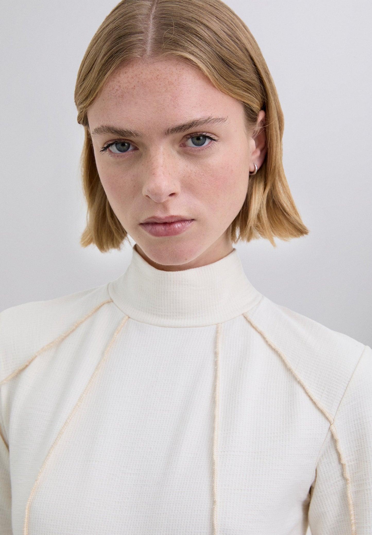 VESTIDO MIDI DE MALHA OVERLOCK