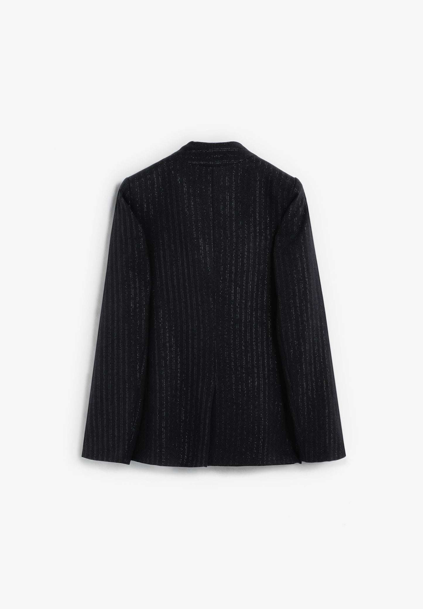 BLAZER CRUZADO COM RISCA DIPLOMÁTICA