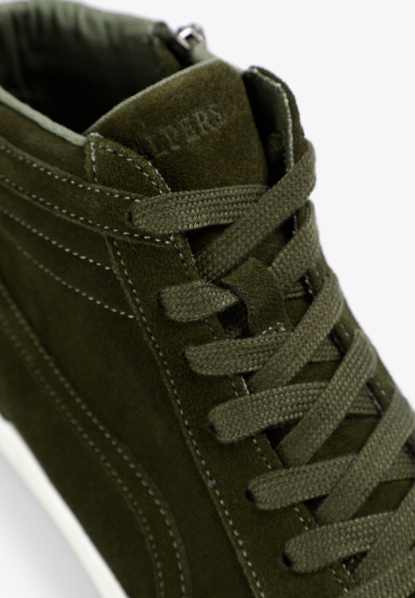 SAPATILHAS ALTAS EM PELE COM SKULL