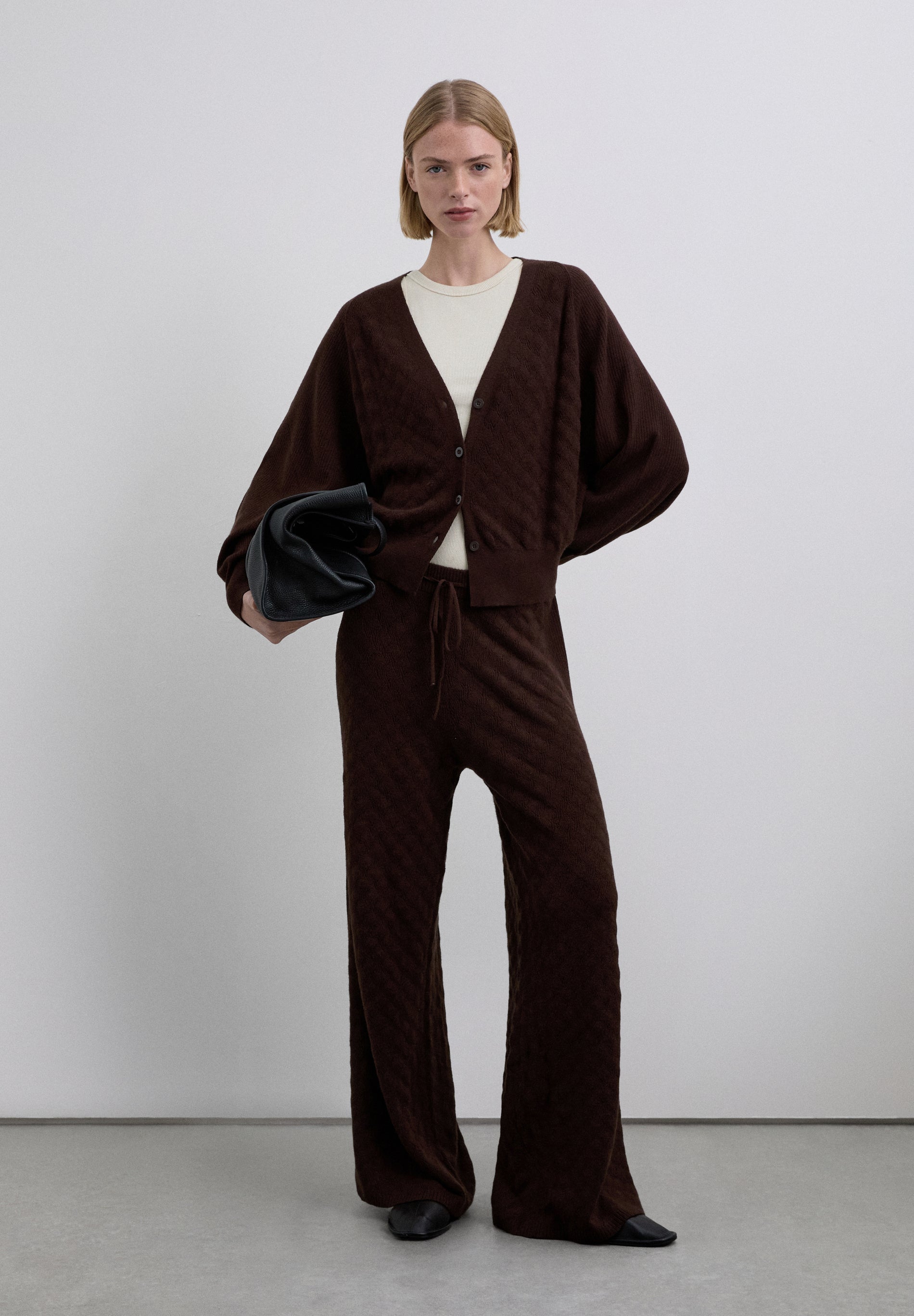 CALÇAS FULL LENGTH EM CONTRASTE