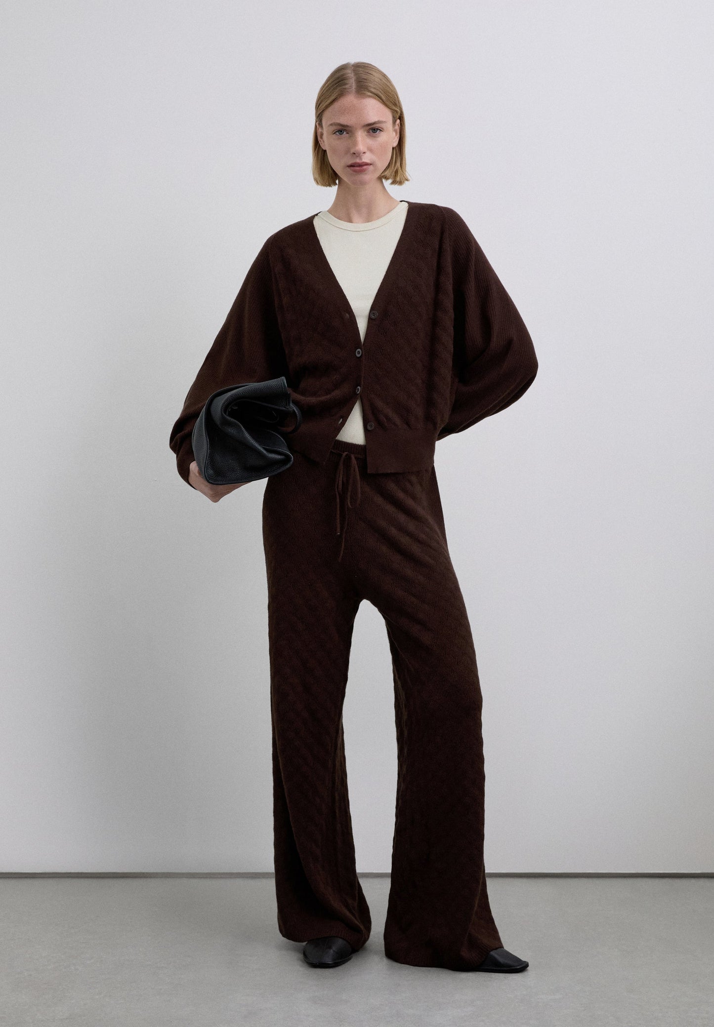 CALÇAS FULL LENGTH EM CONTRASTE