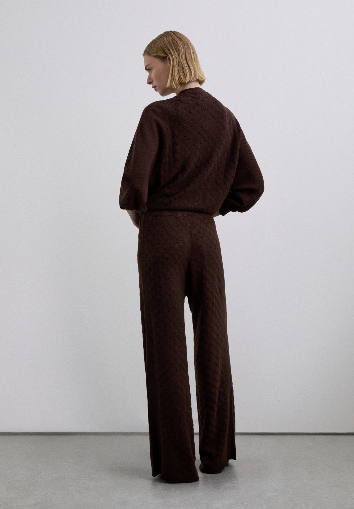 CALÇAS FULL LENGTH EM CONTRASTE