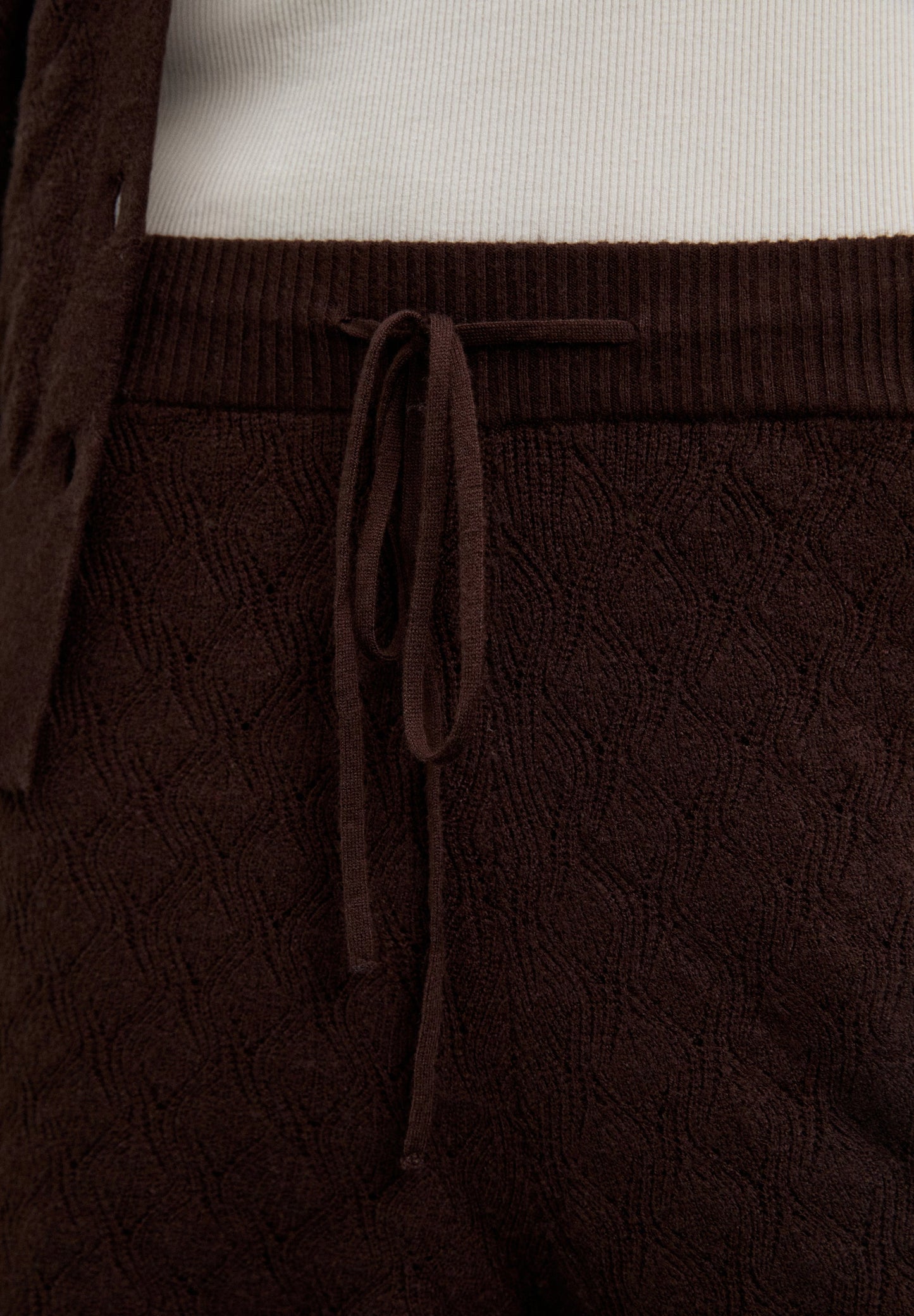 CALÇAS FULL LENGTH EM CONTRASTE