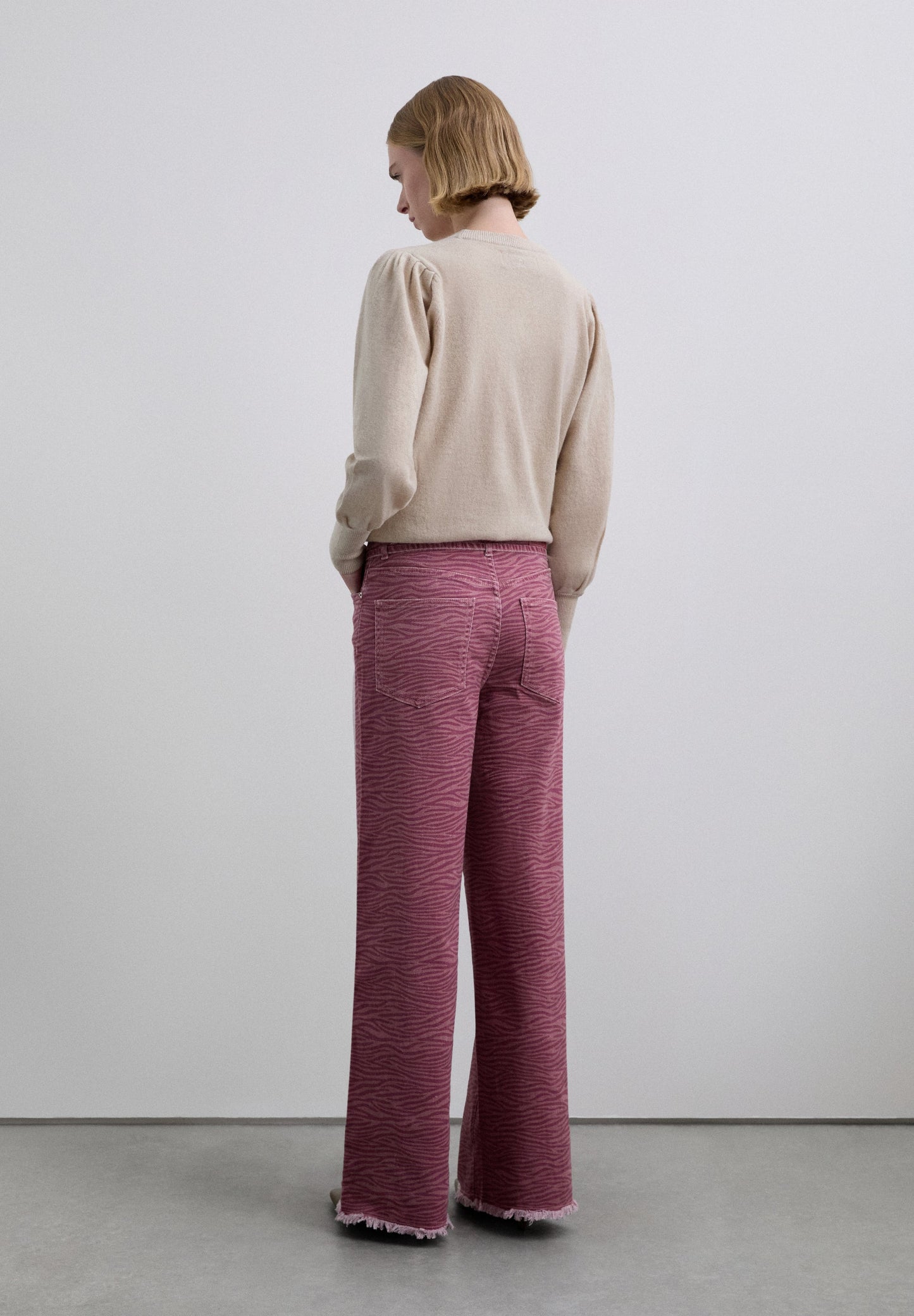 CALÇAS LAÇO COM ESTAMPADO ANIMAL