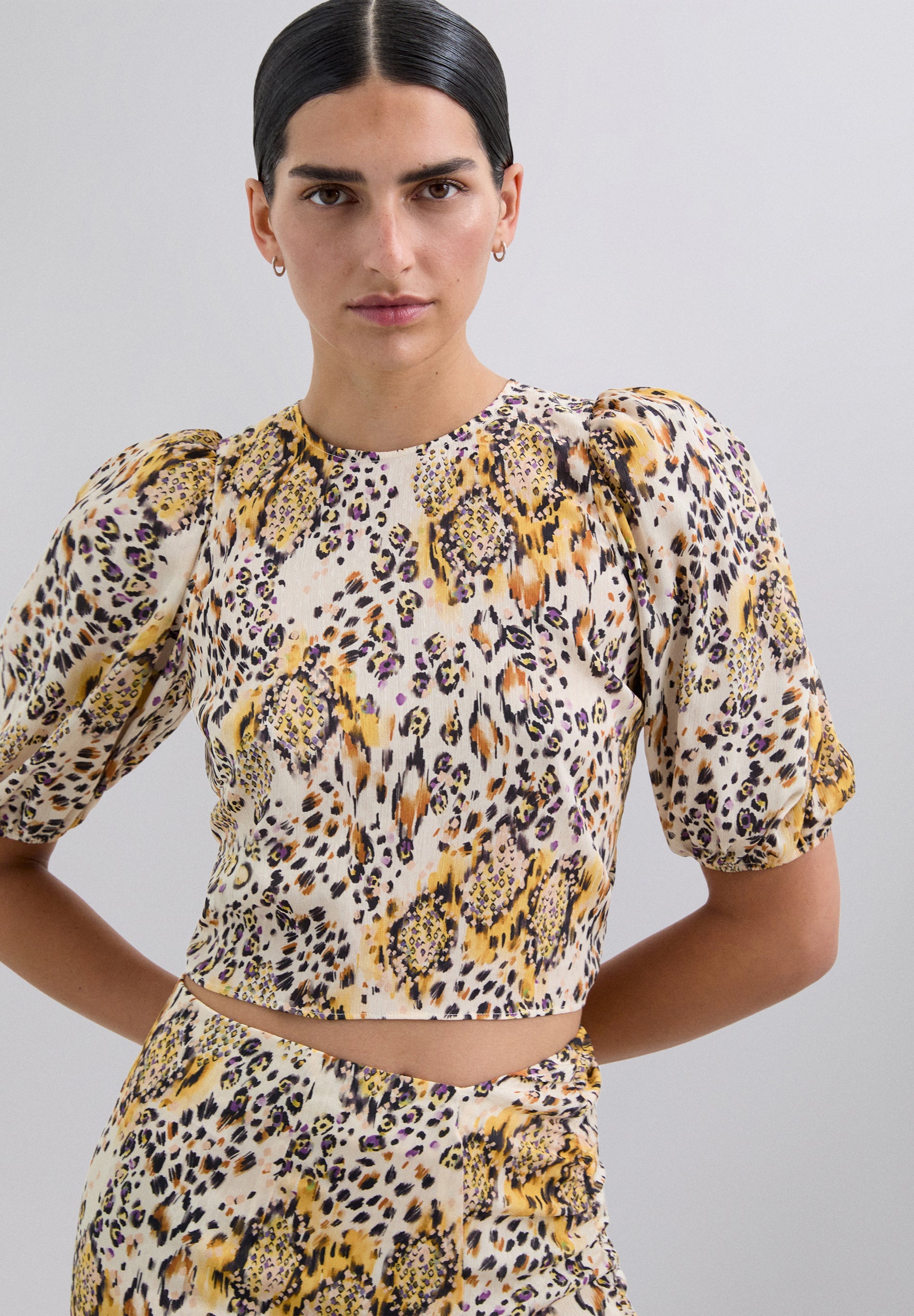 TOP COM ESTAMPADO ANIMAL