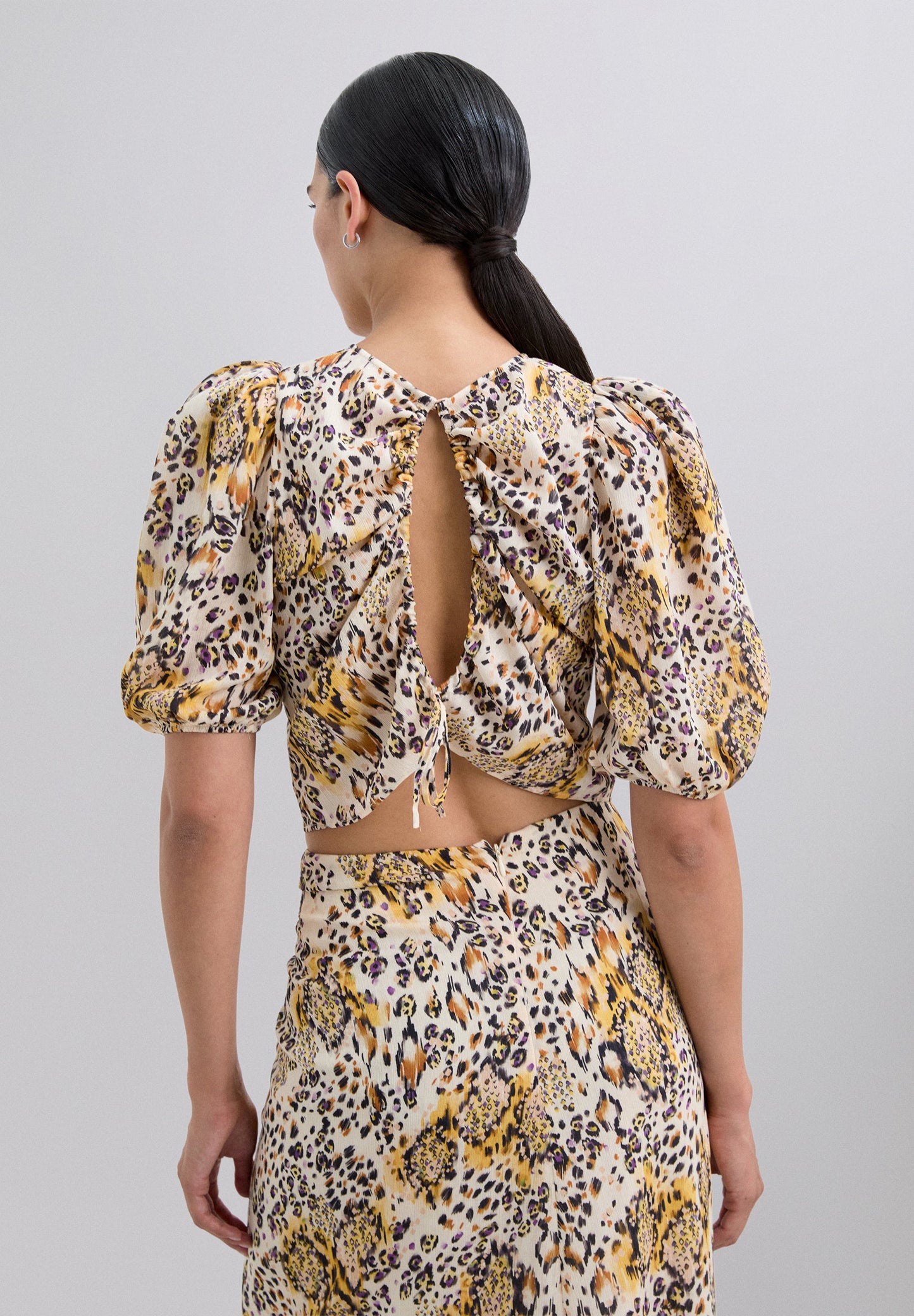 TOP COM ESTAMPADO ANIMAL