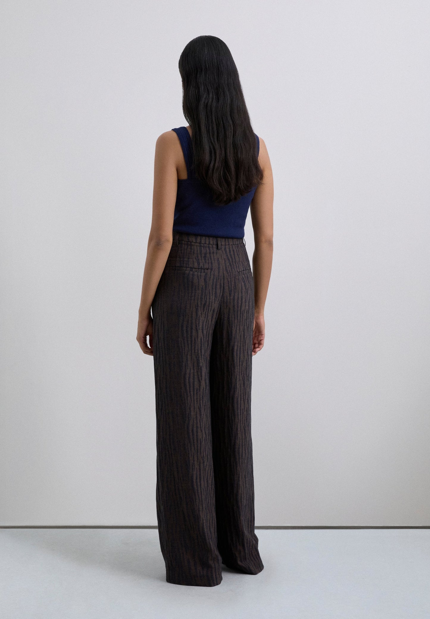 CALÇAS JACQUARD COM ESTAMPADO ANIMAL