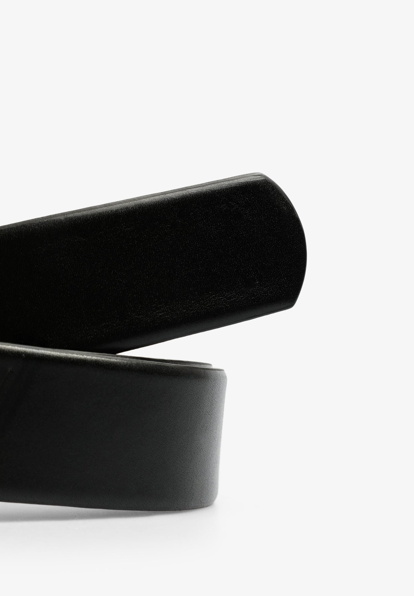 CINTO CLÁSSICO EM PELE