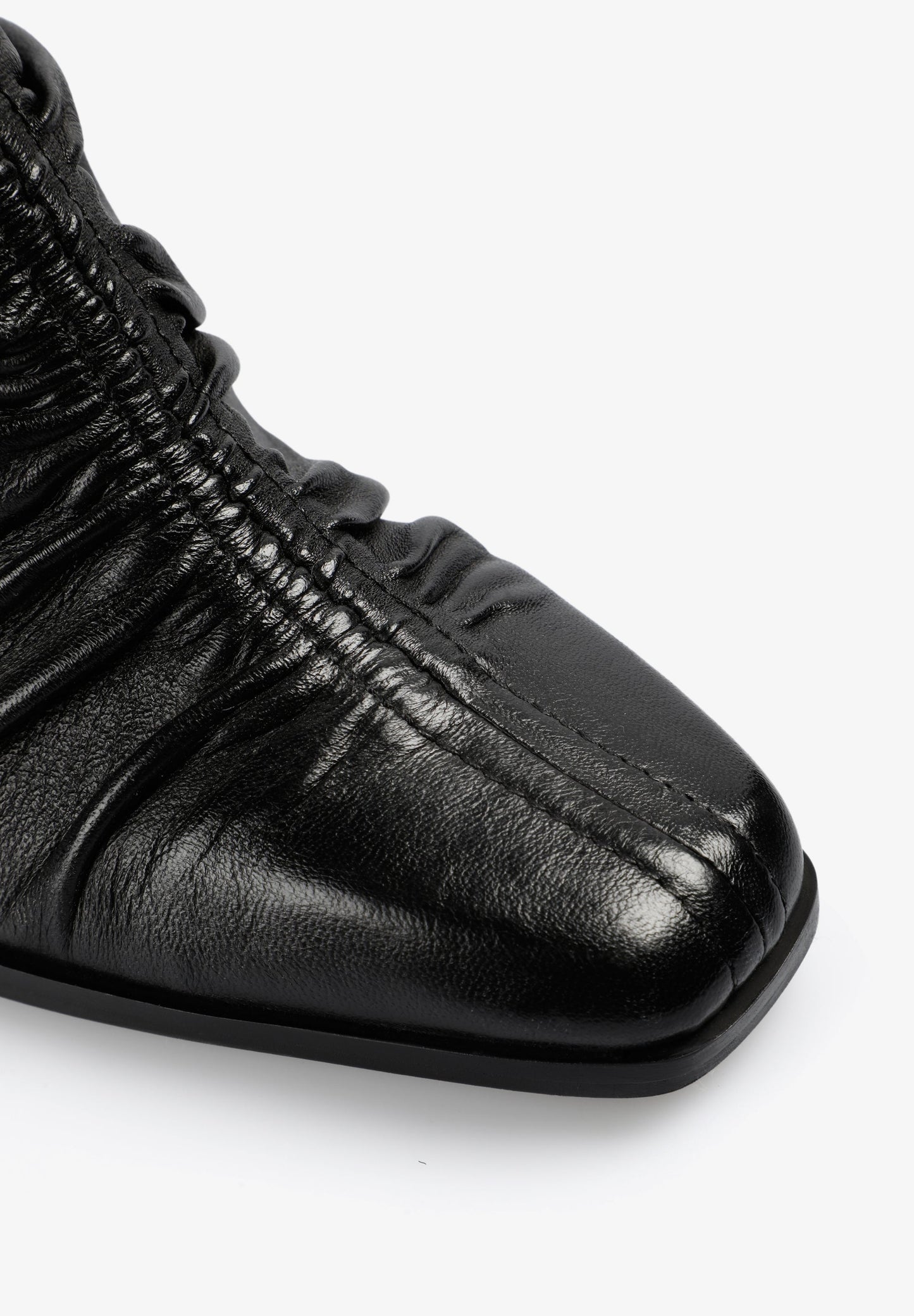 BOTA DE PELE FRANZIDO