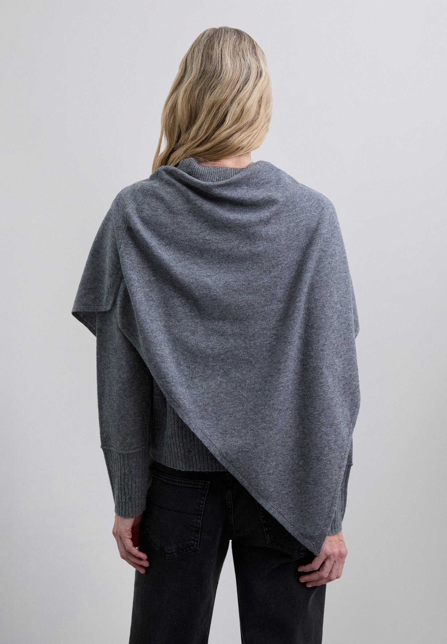 SCMAXITRIANGLE SCARF