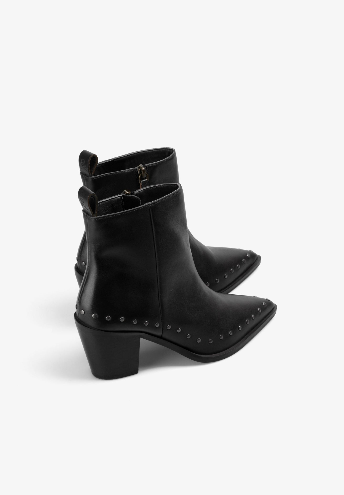 BOTAS DE PELE COM TACHAS