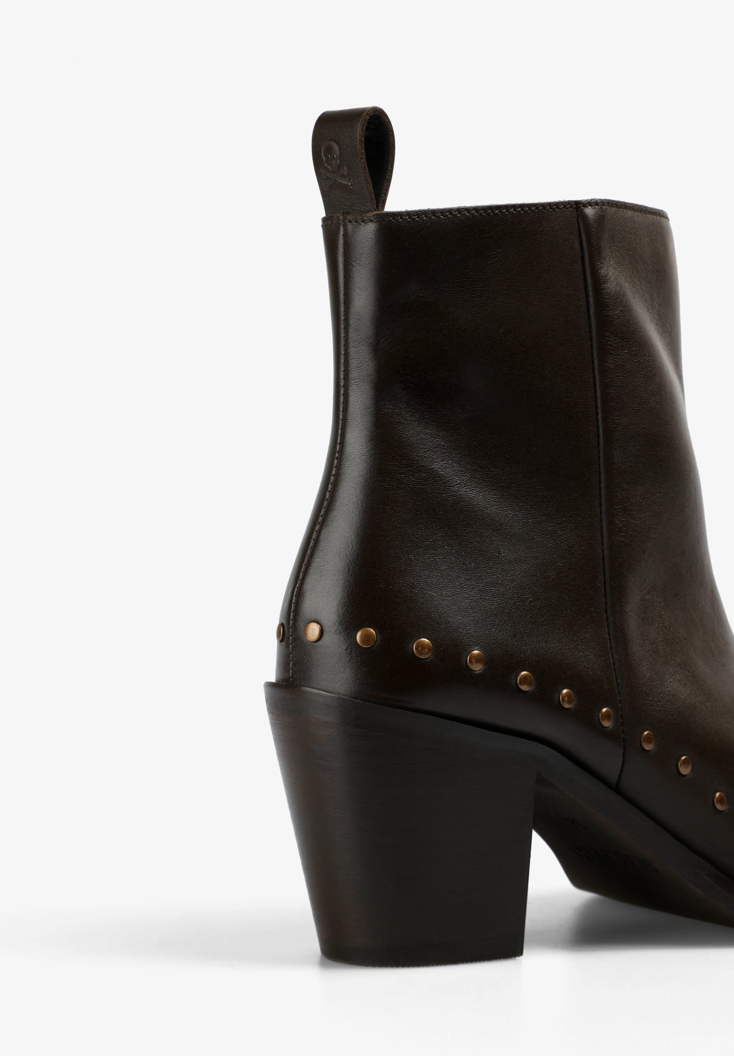 BOTAS DE PELE COM TACHAS