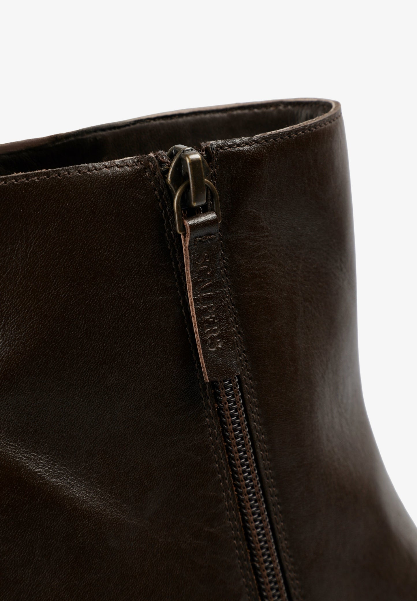 BOTAS DE PELE COM TACHAS