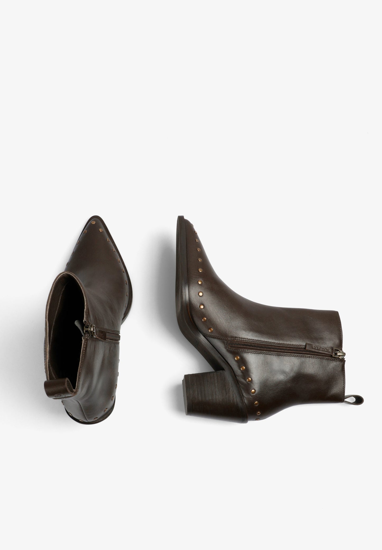 BOTAS DE PELE COM TACHAS