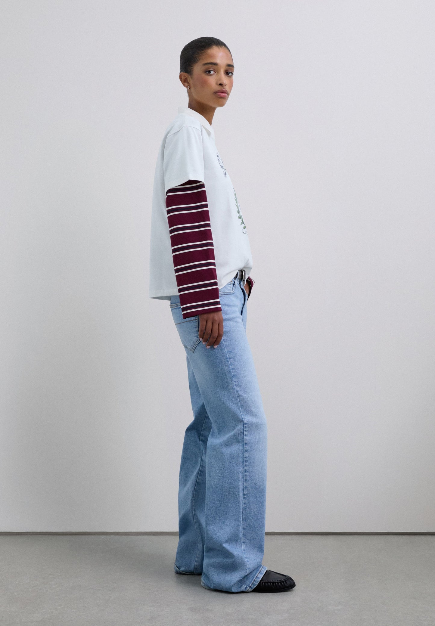 T-SHIRT DE ALGODÃO COM PADRÃO DE LOGÓTIPO