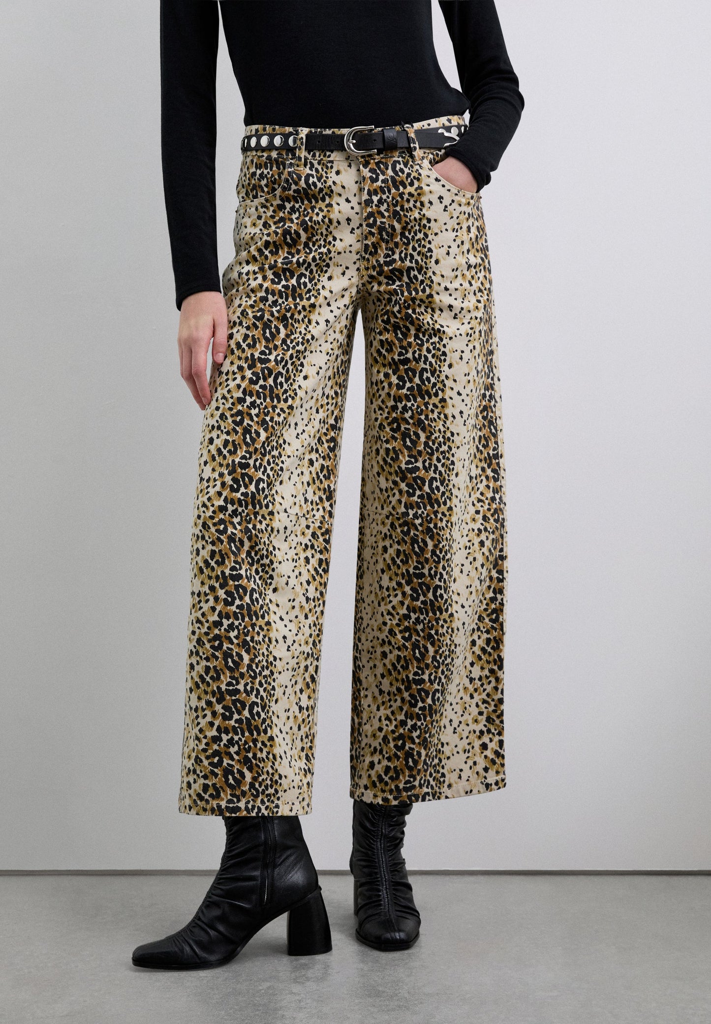 CALÇAS CULOTTE COM ESTAMPADO ANIMAL