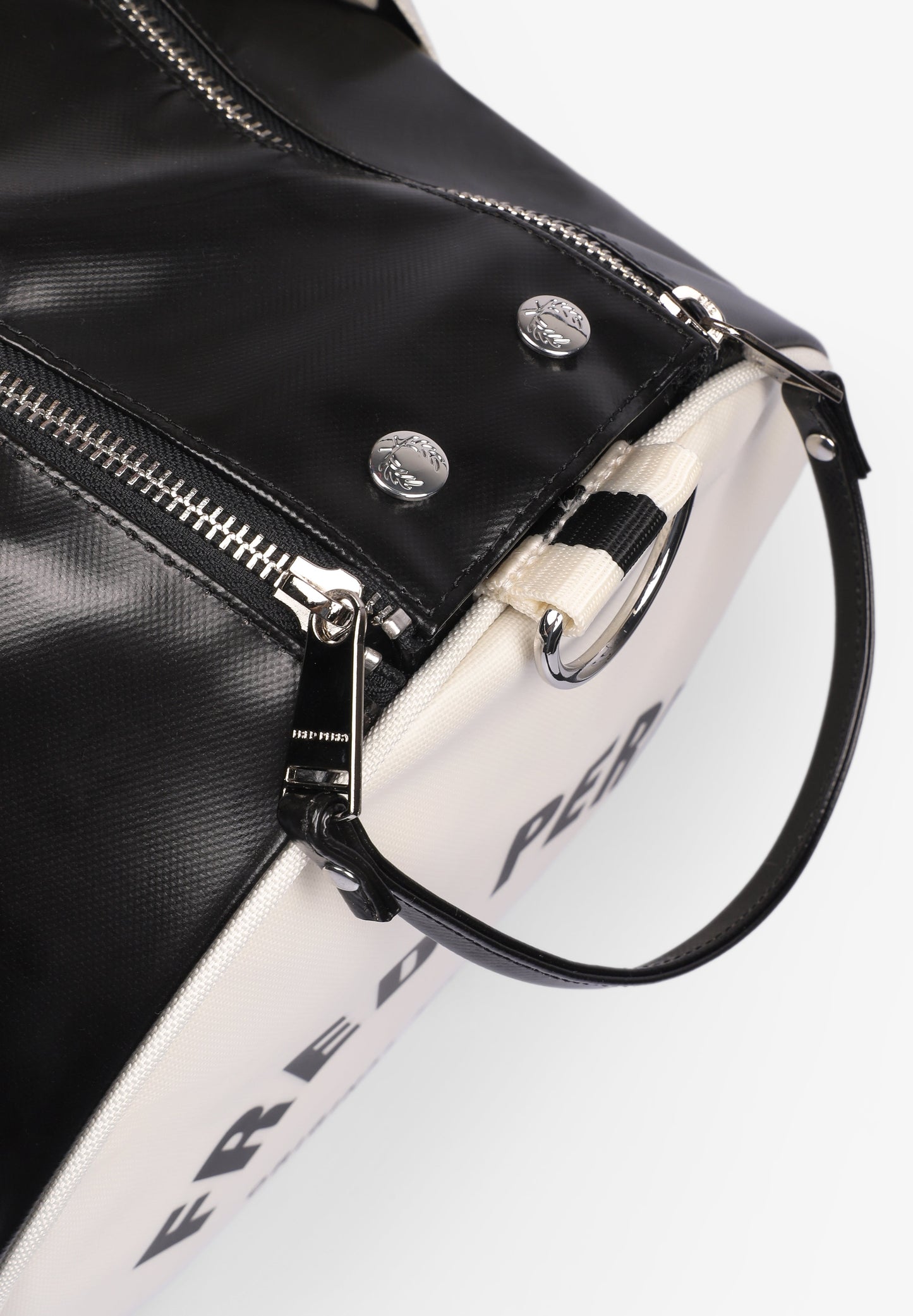 FRED PERRY | CLASSIC BARREL BAG