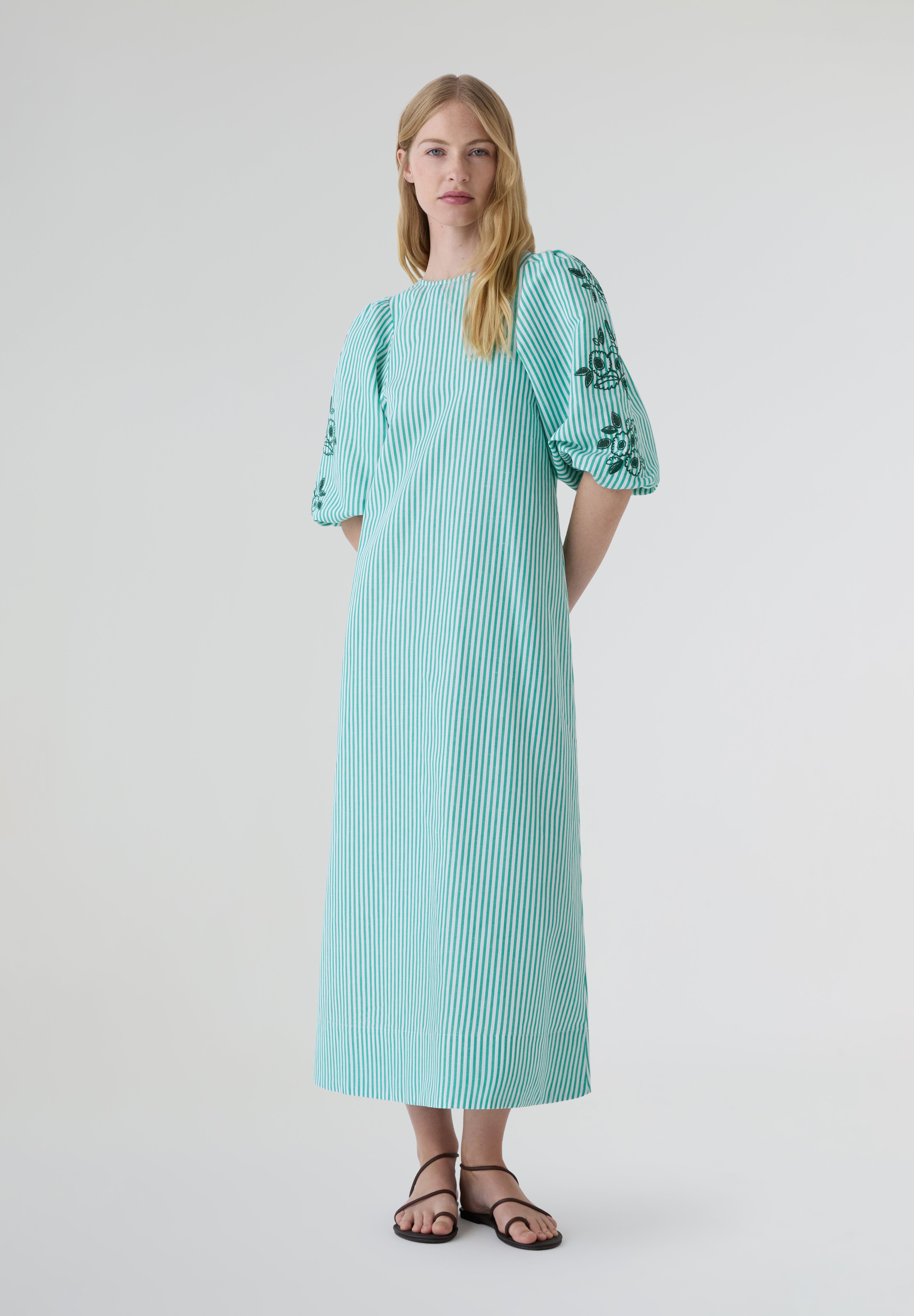 THE TINY BIG SISTER | VESTIDO DE MANGAS BORDADAS