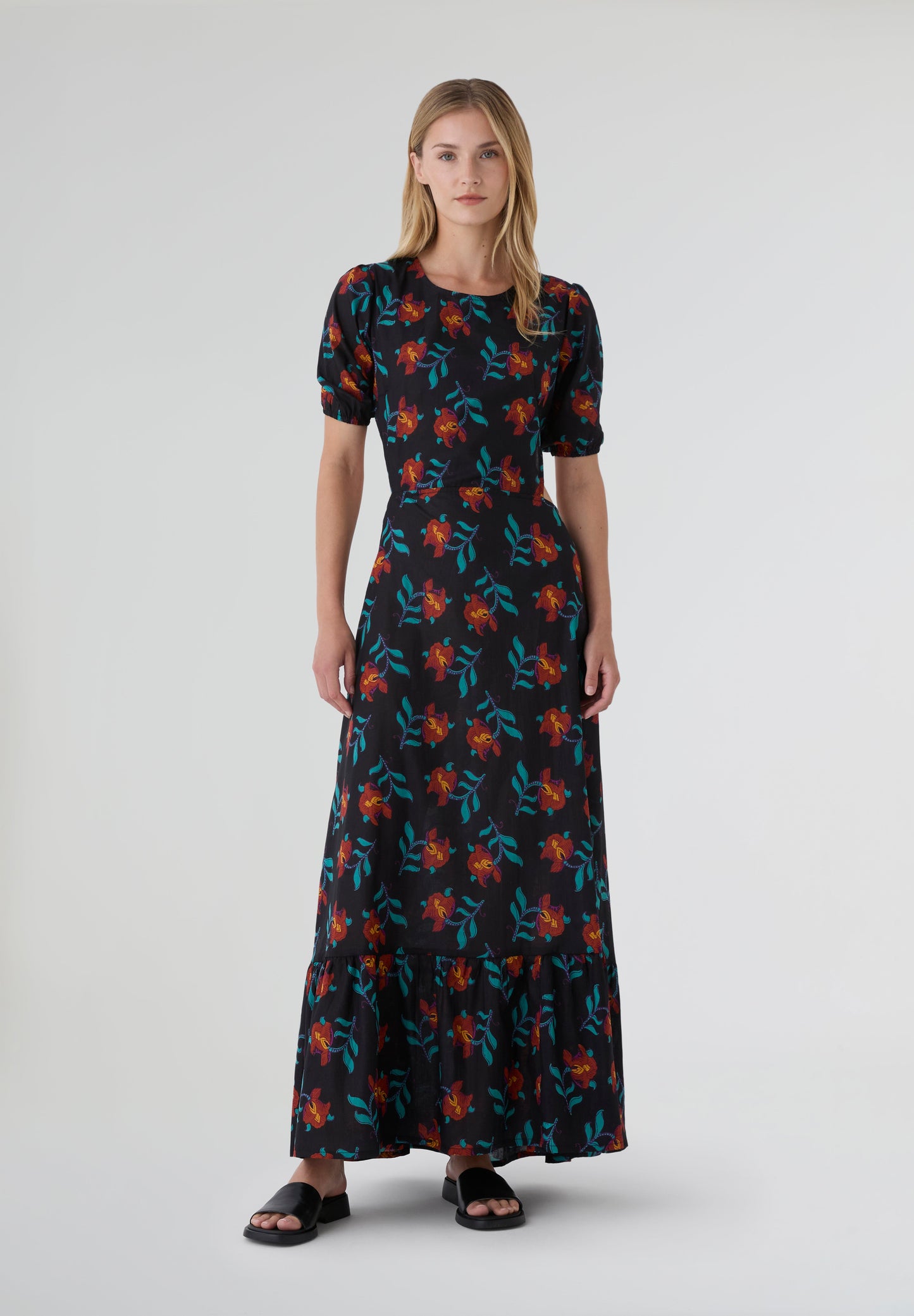 BABBAKI | VESTIDO BLACK FLOWERS