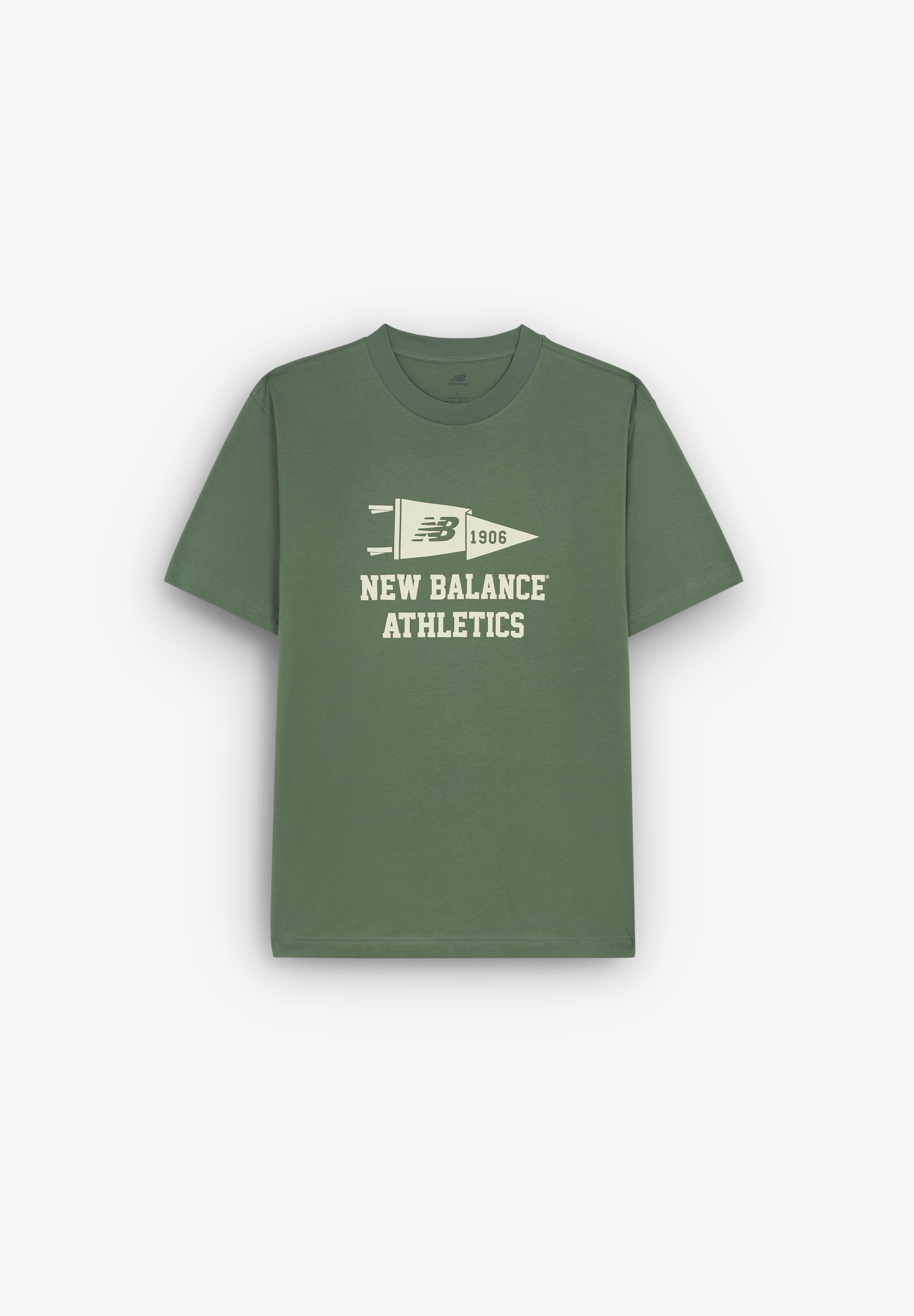 NEW BALANCE | VARSITY PENNANT T-SHIRT