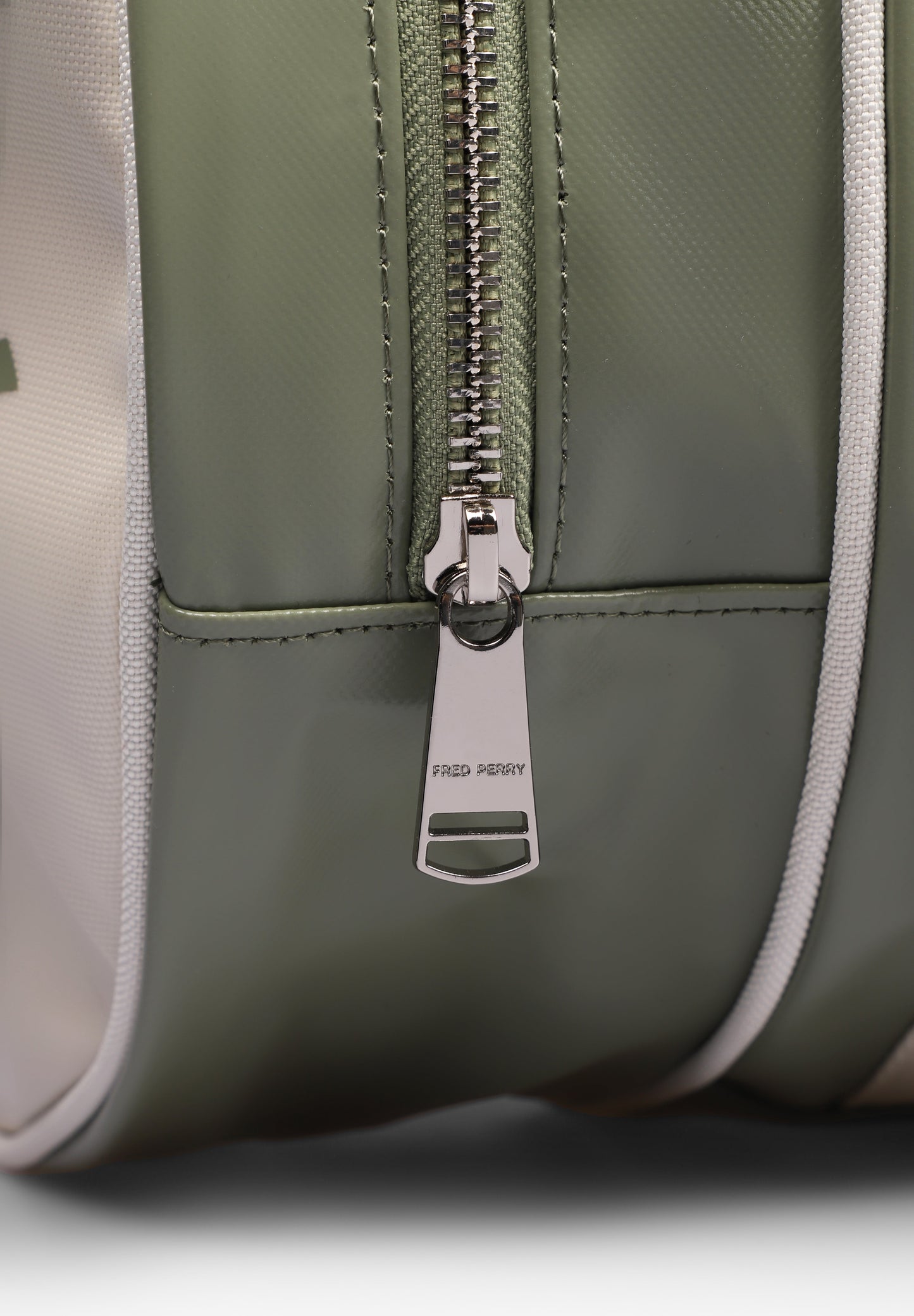 FRED PERRY | CLASSIC BARREL BAG