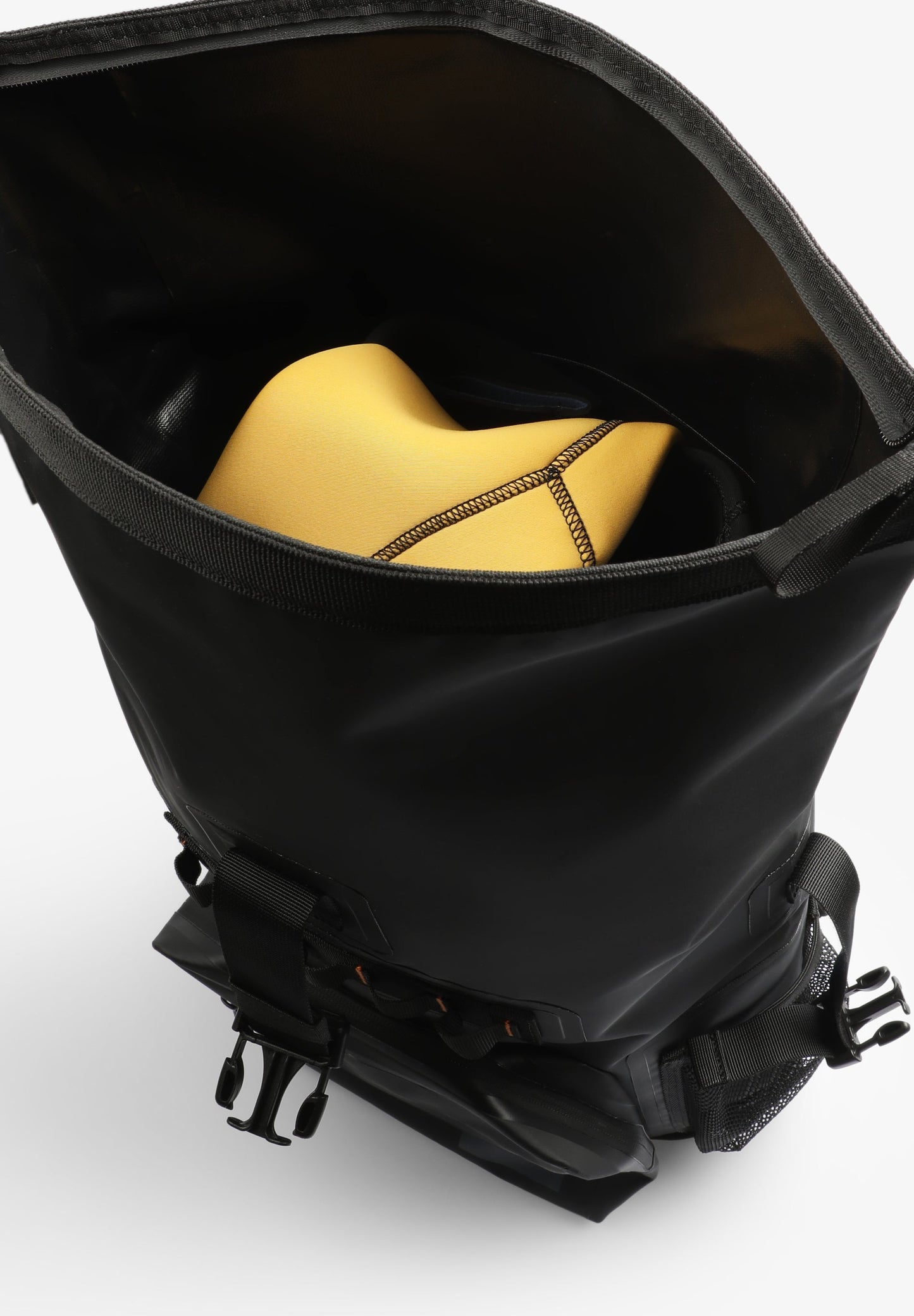 DEEPLY | WATERPROOF BACKPACK