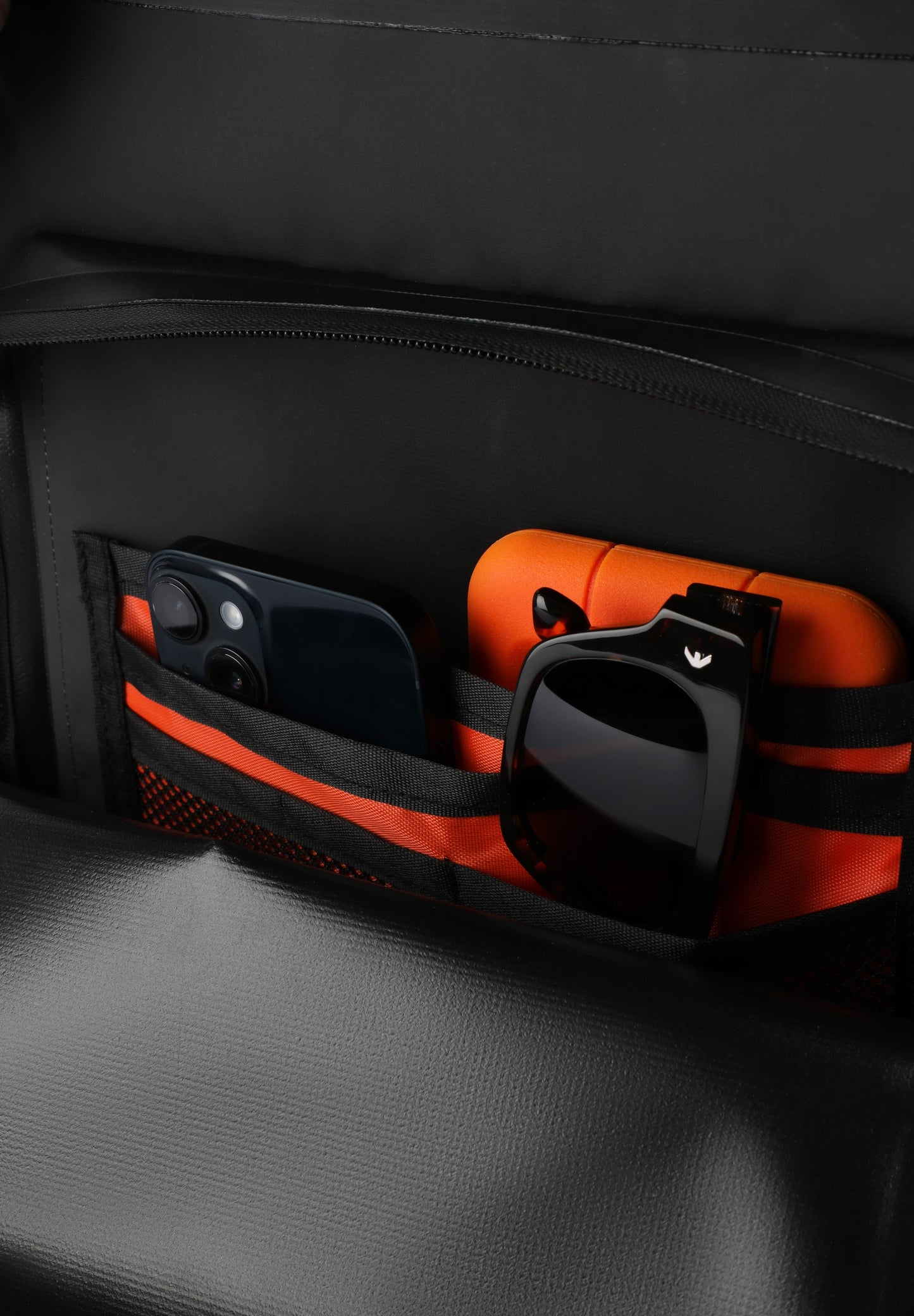 DEEPLY | WATERPROOF BACKPACK