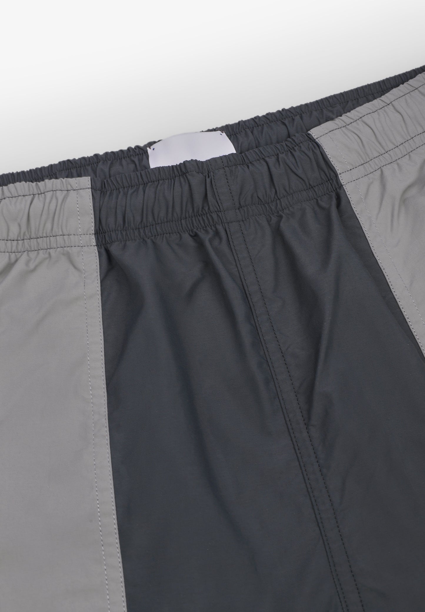 WE ARE NOT FRIENDS | MANICHI GREY SHORTS