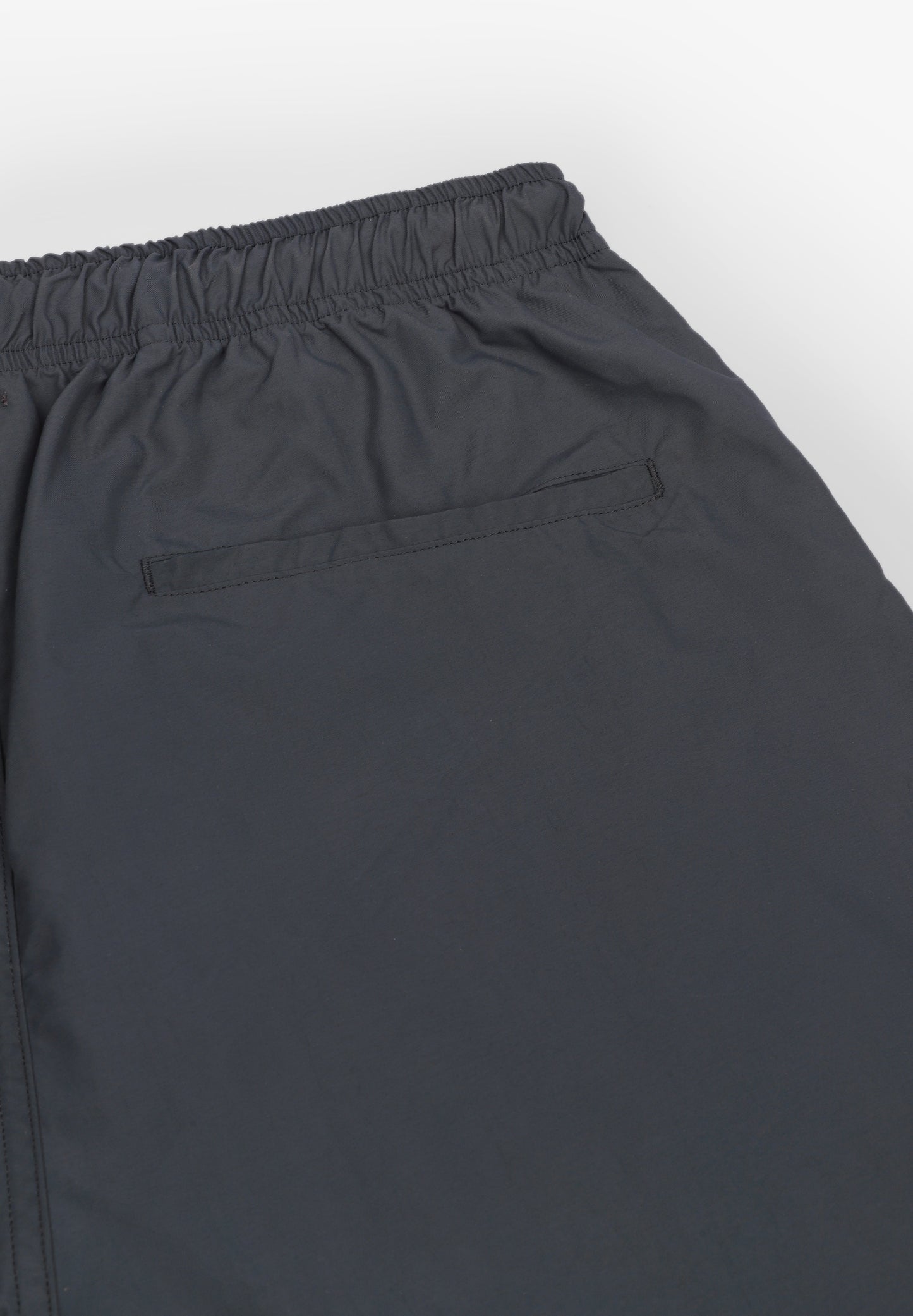 WE ARE NOT FRIENDS | MANICHI GREY SHORTS