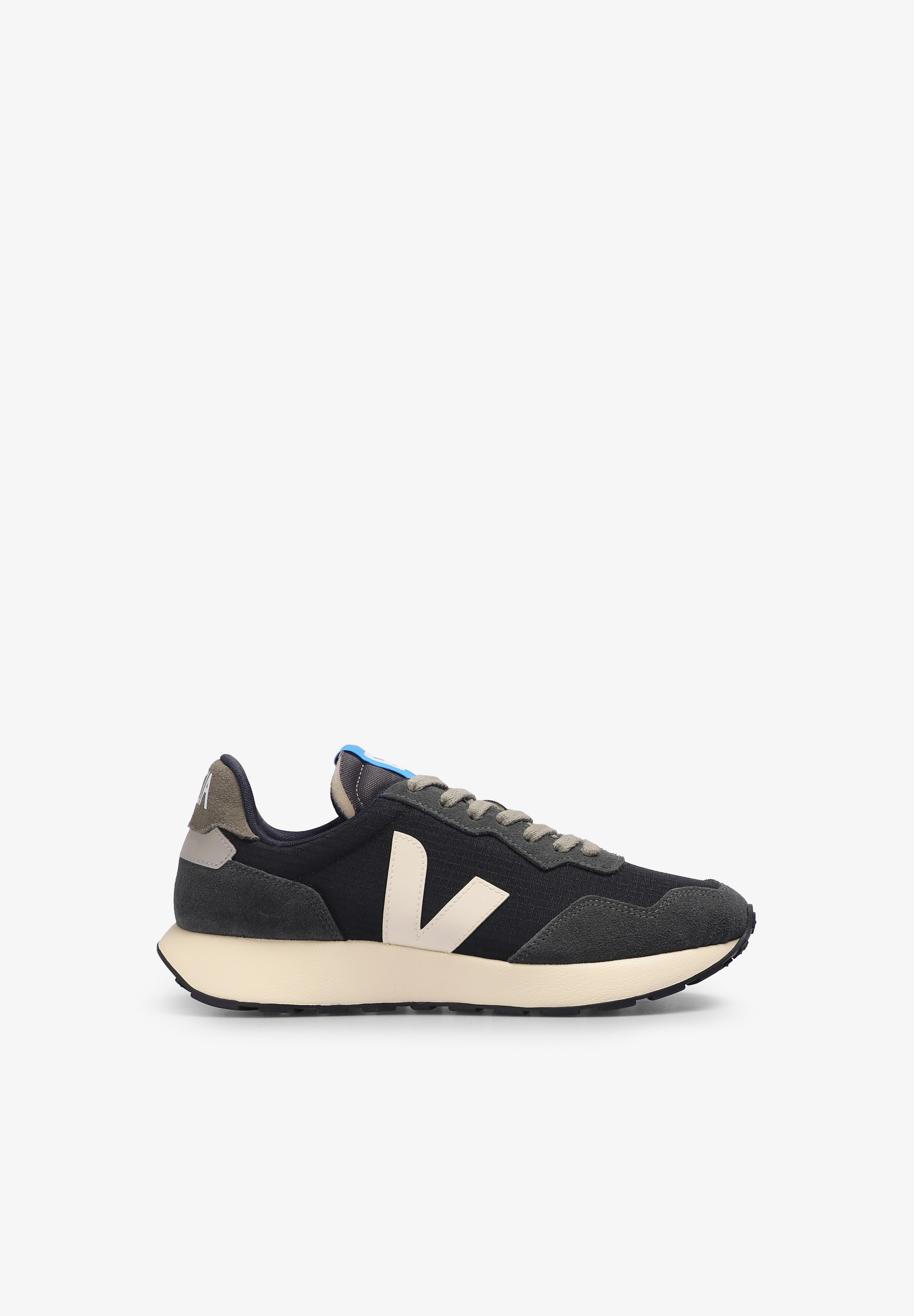 VEJA | SNEAKERS PAULISTANA