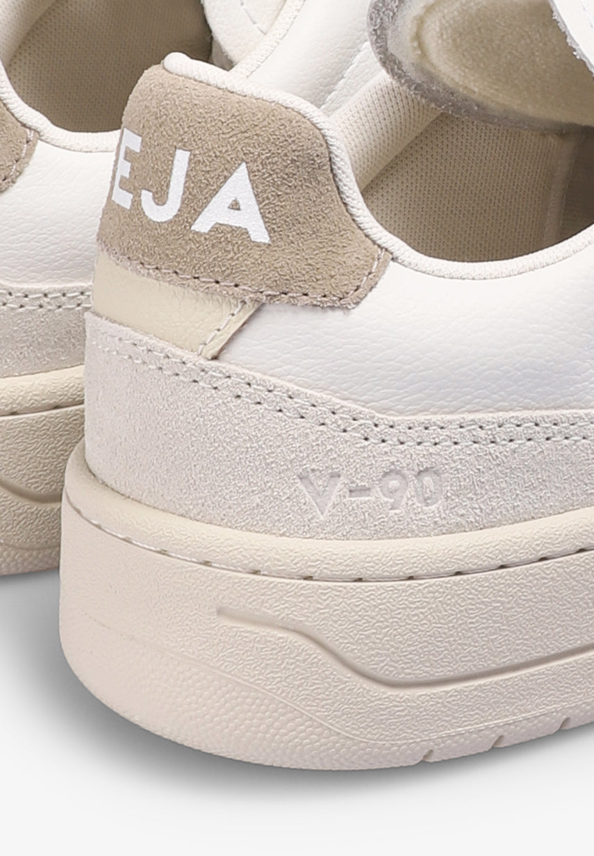 VEJA | SAPATILHAS V-90 DE MULHER