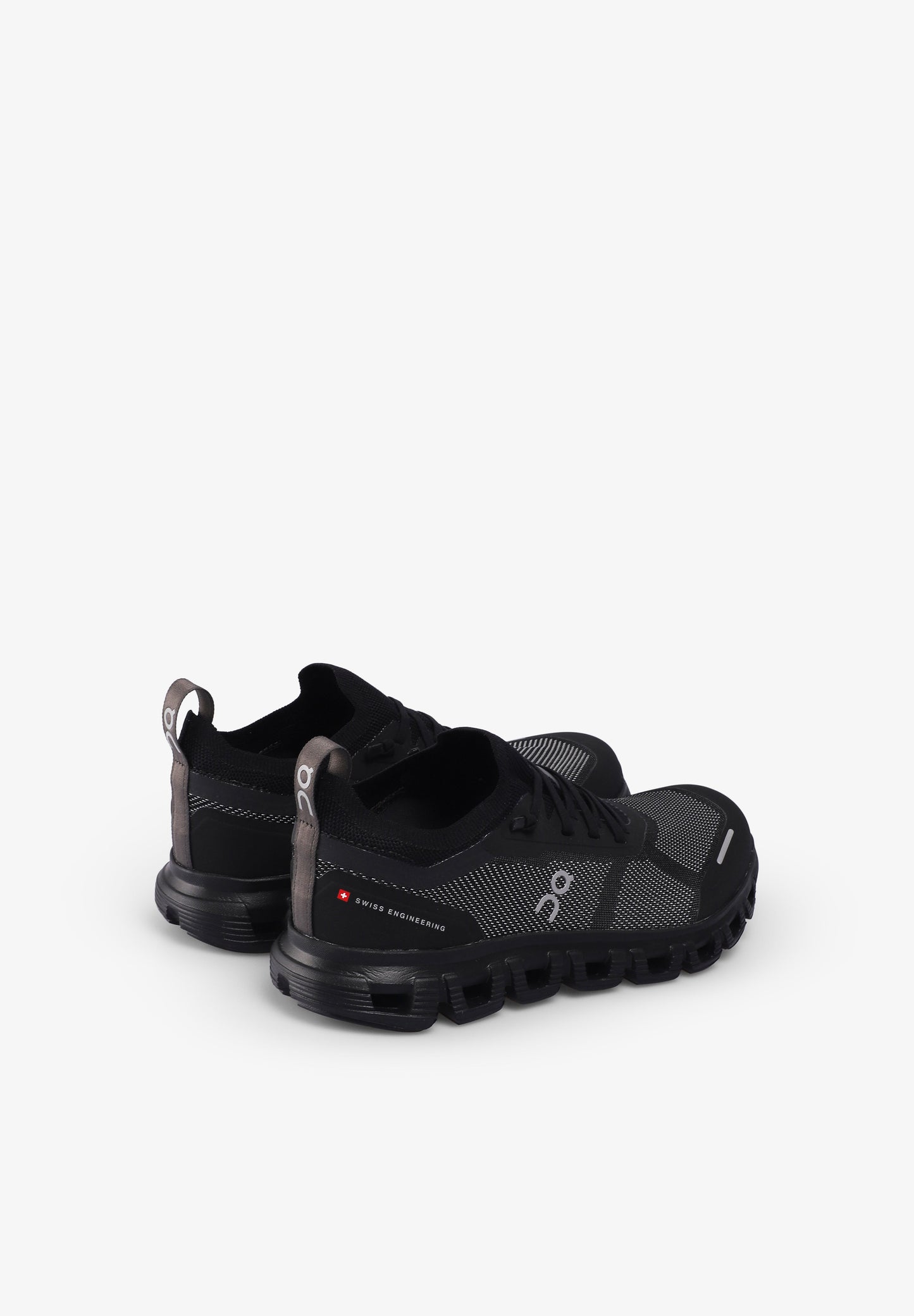 ON  | CLOUD 6 VERSA