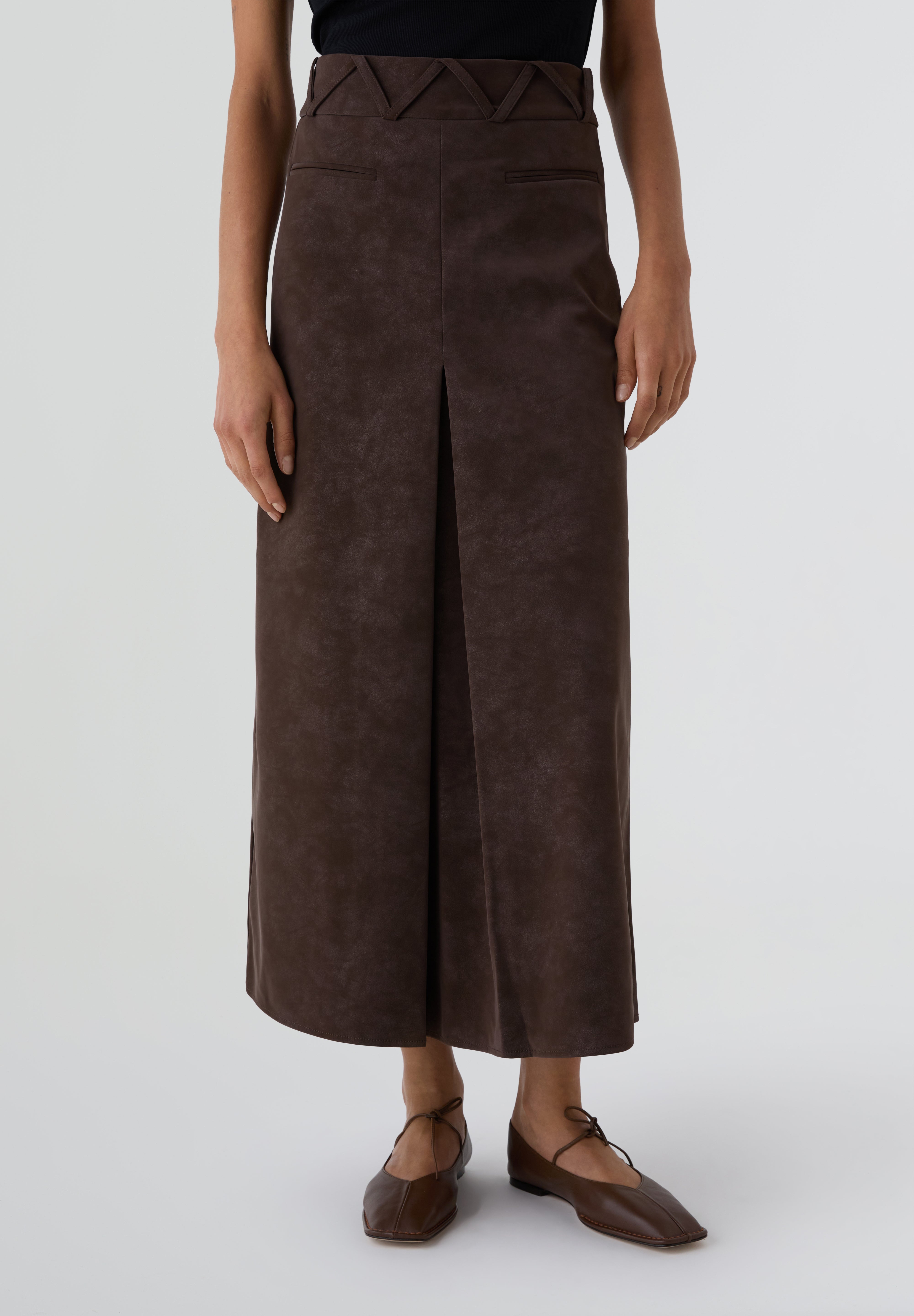 LAAGAM | SAIA ZINNIA