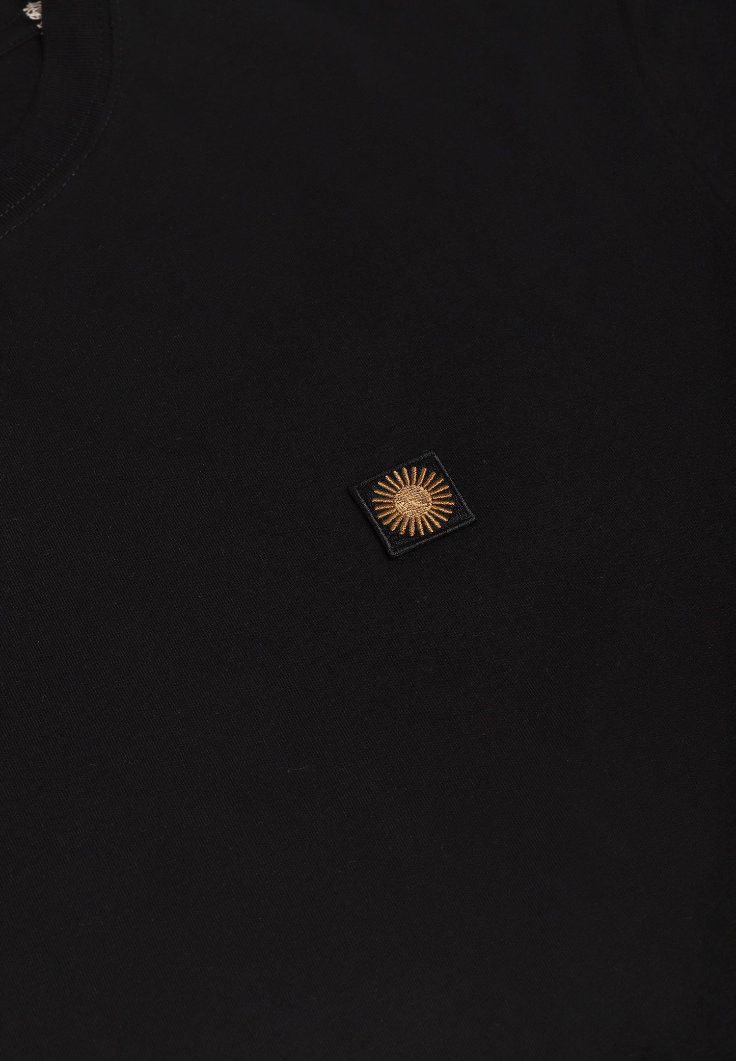 THINKING MU | SOL TYPE BLACK AARON TEE