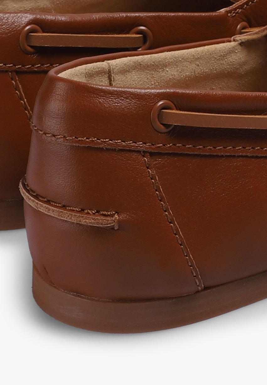 THE TINY BIG SISTER | CALZADO BOAT SHOES