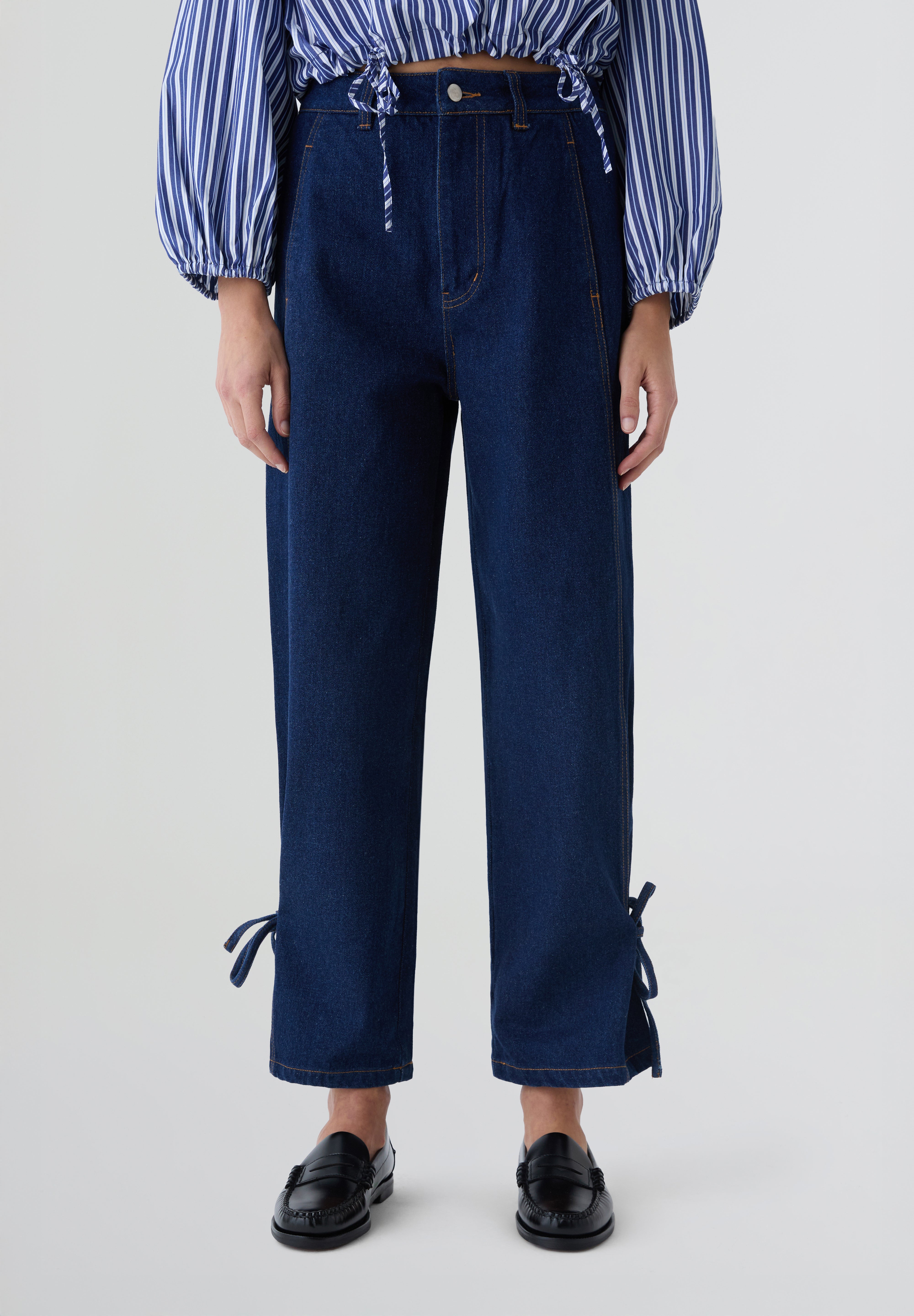 THE TINY BIG SISTER | JEANS LACE CUTLINES