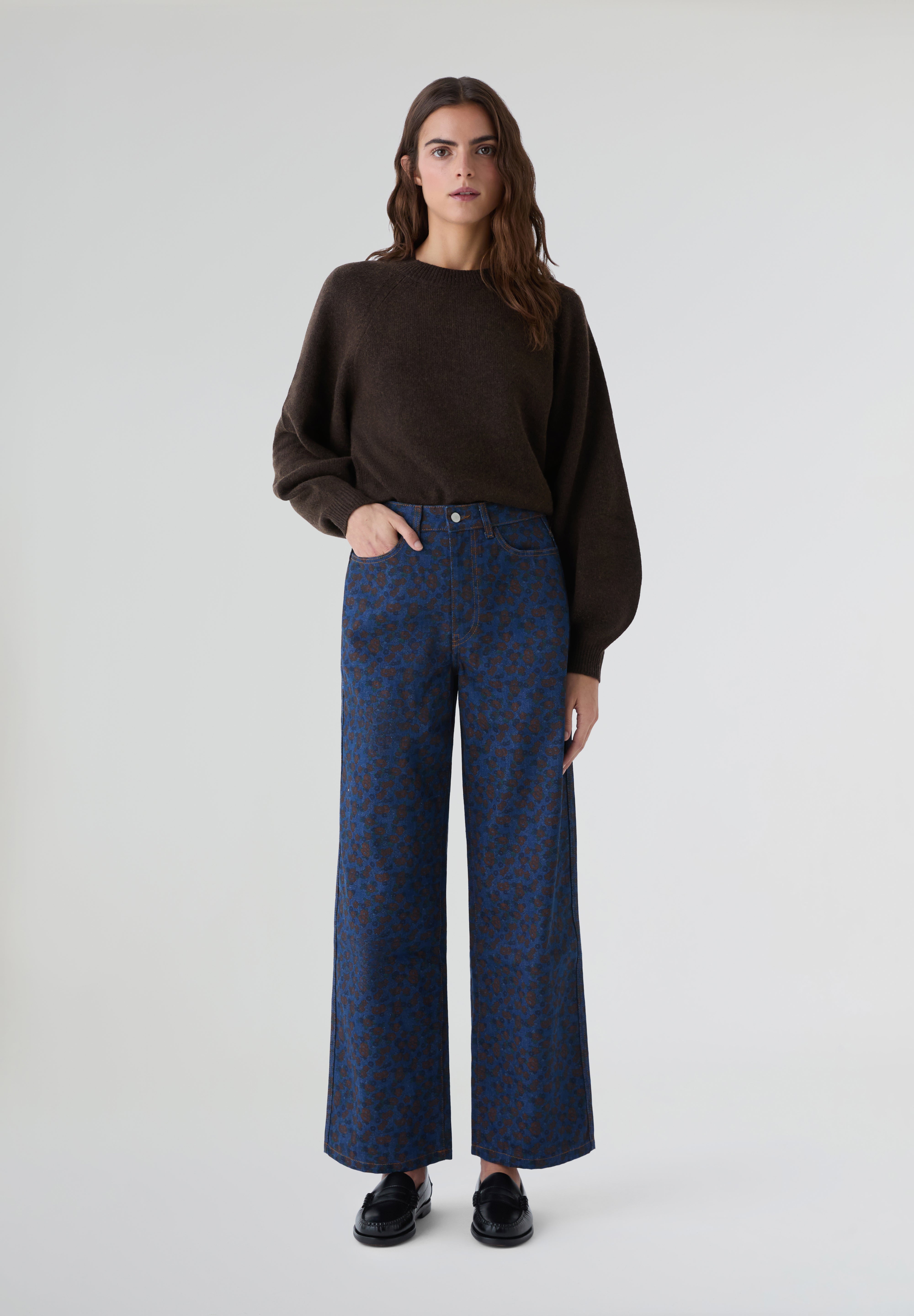 THE TINY BIG SISTER | JEANS BERTA FLOWERS