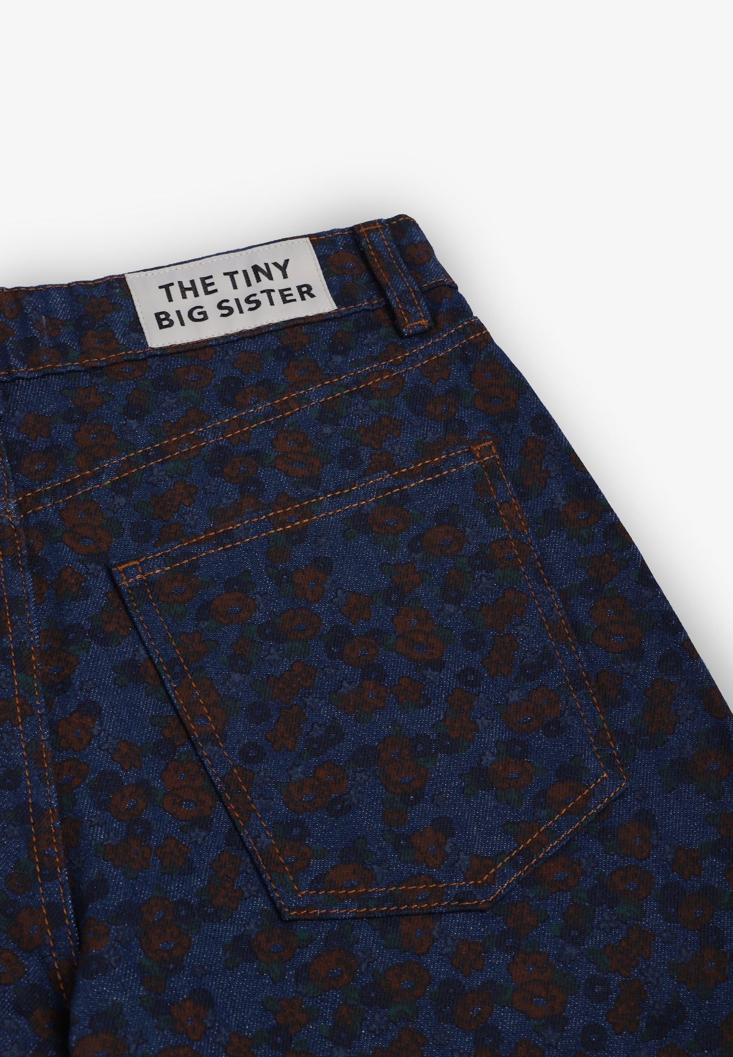 THE TINY BIG SISTER | JEANS BERTA FLOWERS