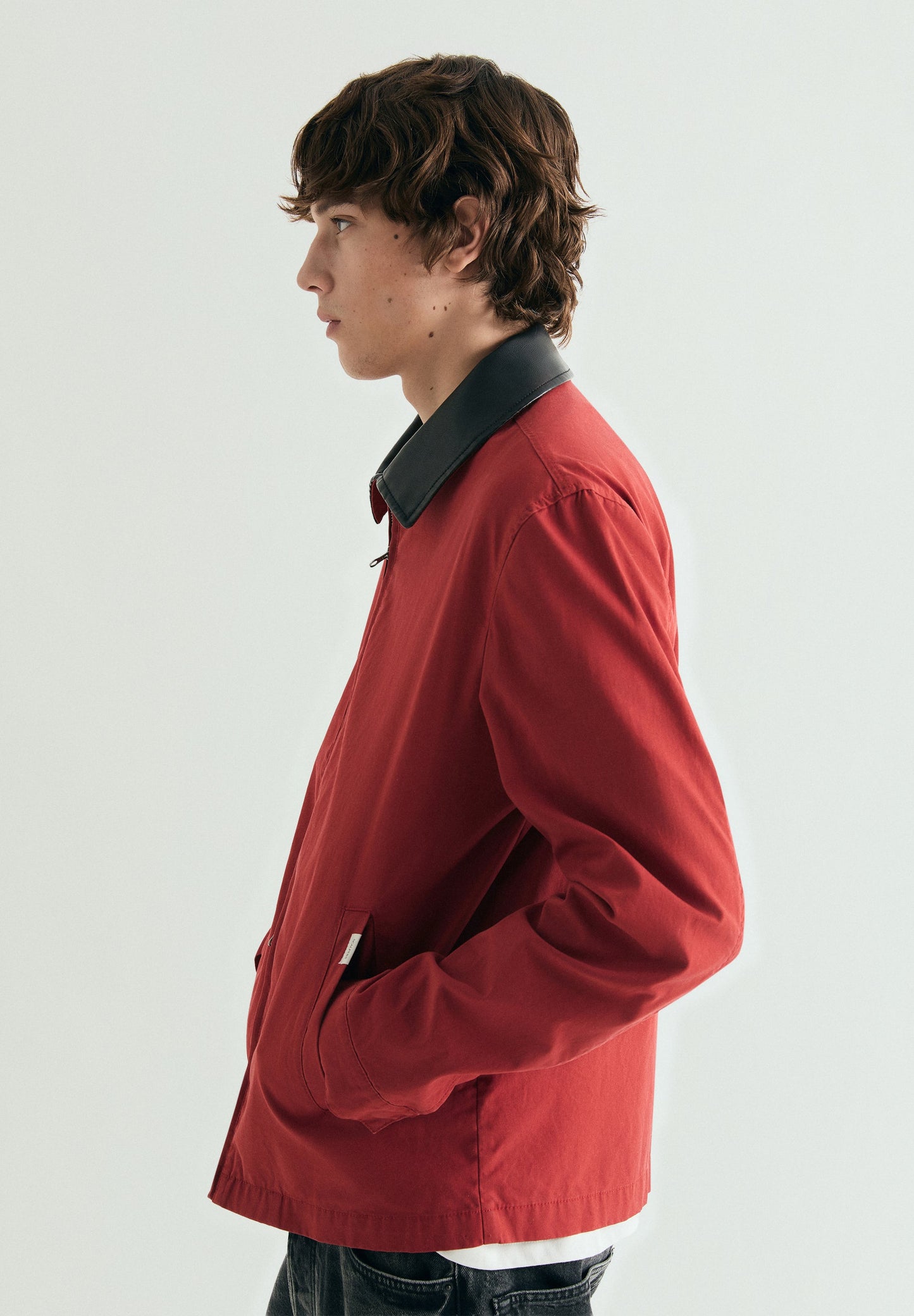 CARDIGAN BOMBER COM GOLA EM CONTRASTE