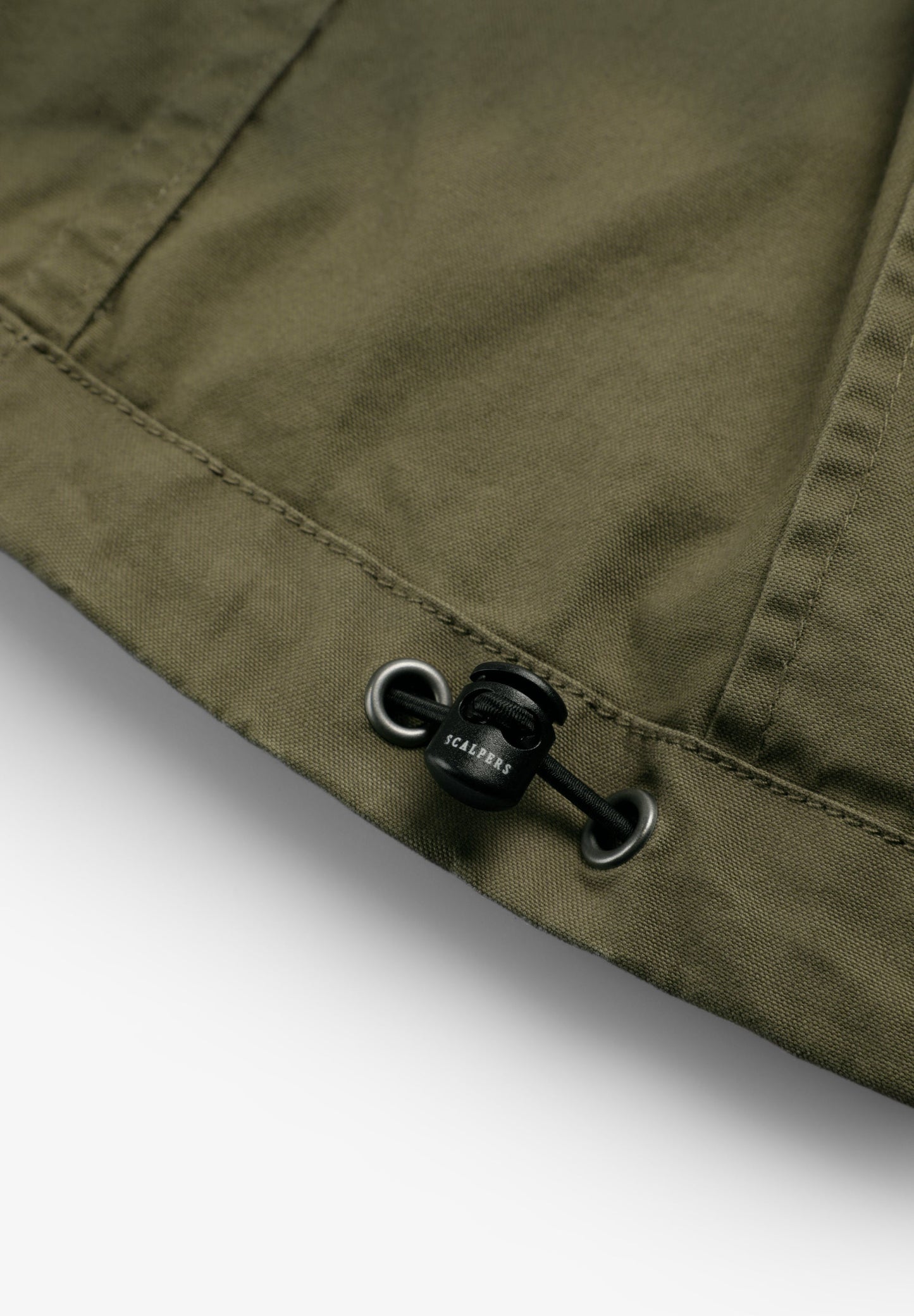 CARDIGAN MILITAR COM CAPUZ OCULTO