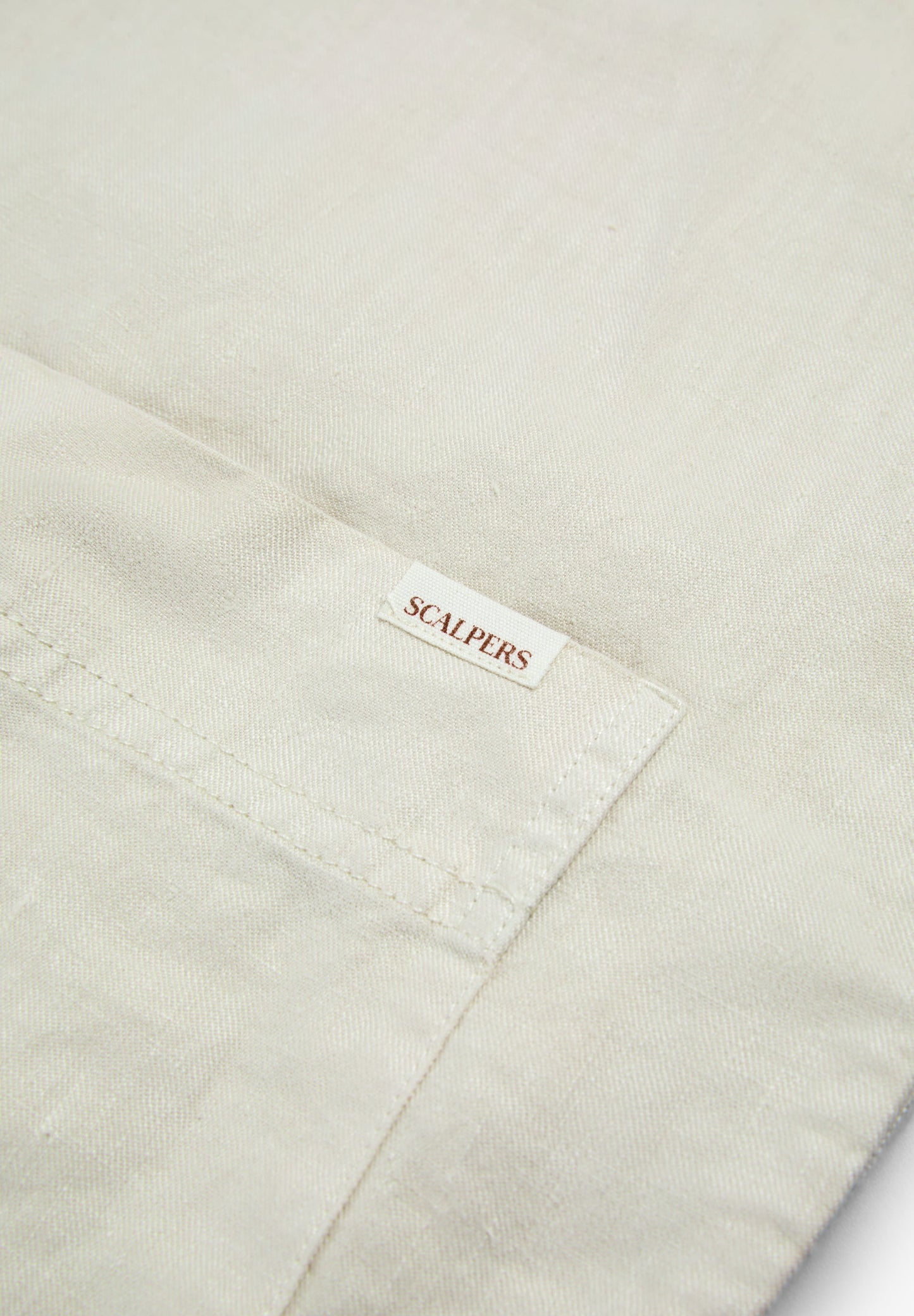 CAMISA COMPRIDA EM LINHO COM BOLSOS