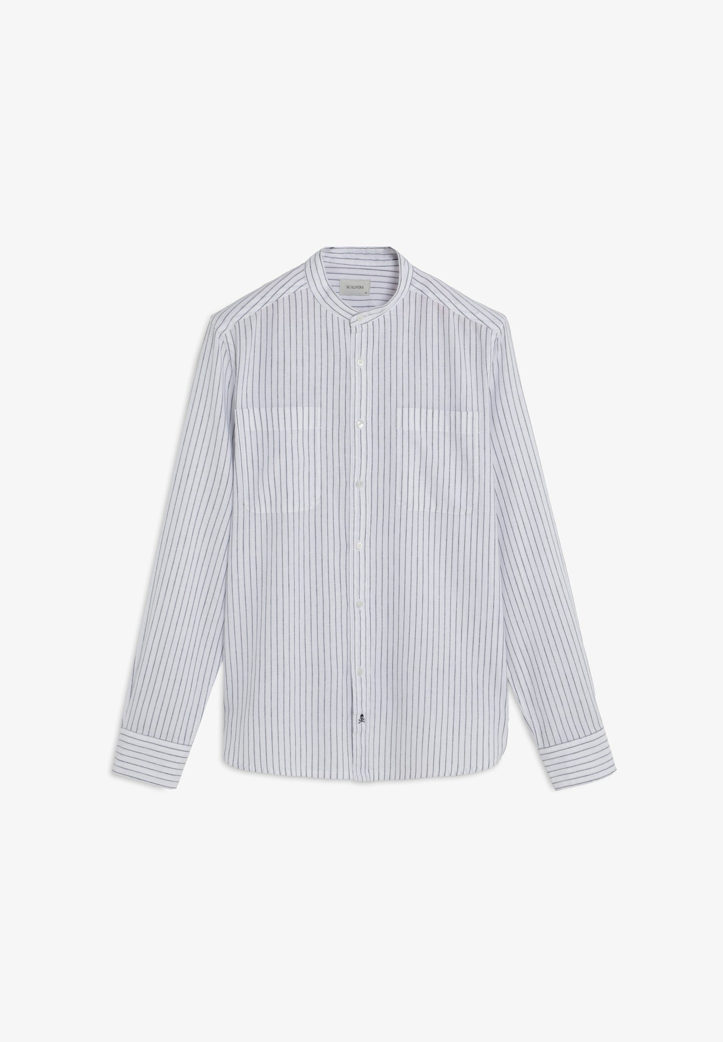 CAMISA COM BOLSOS E GOLA MAO
