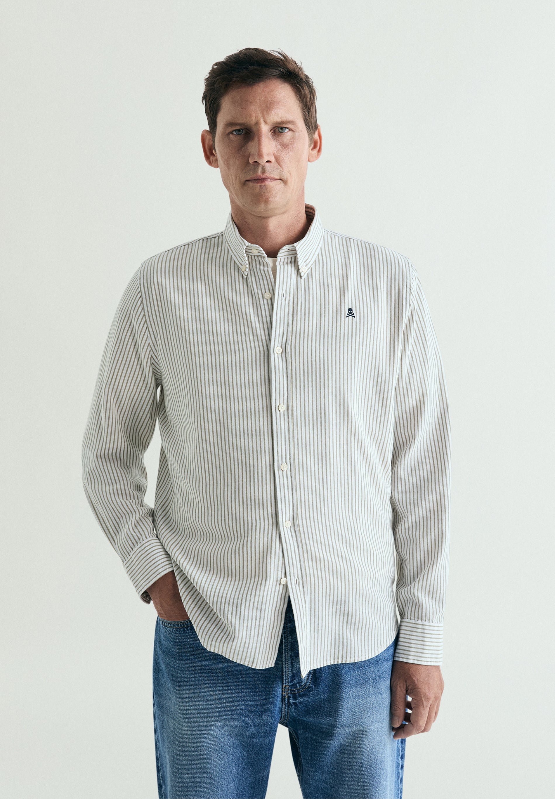 CAMISA OXFORD ÀS RISCAS