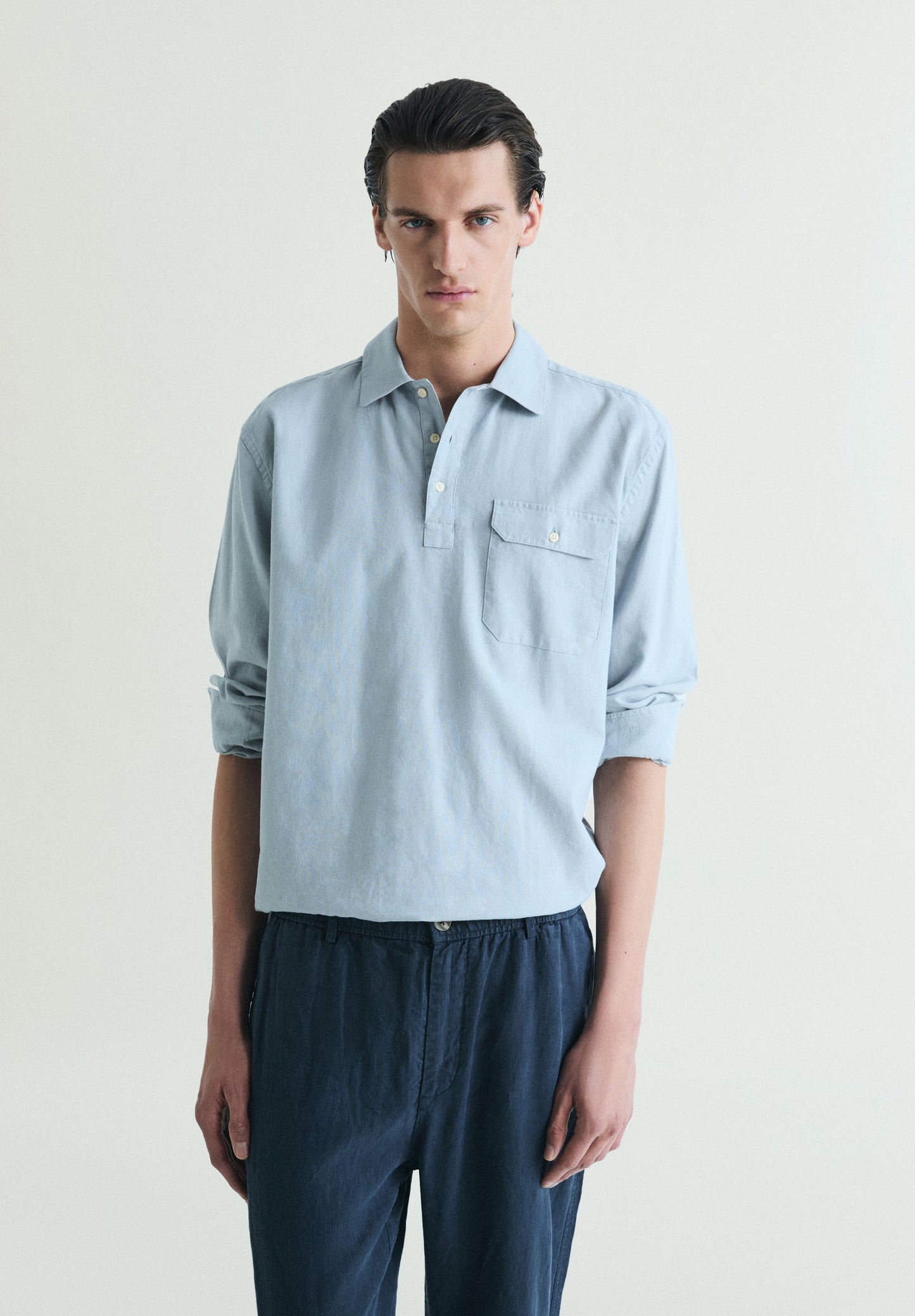 T-SHIRT COM BOLSO REGULAR FIT