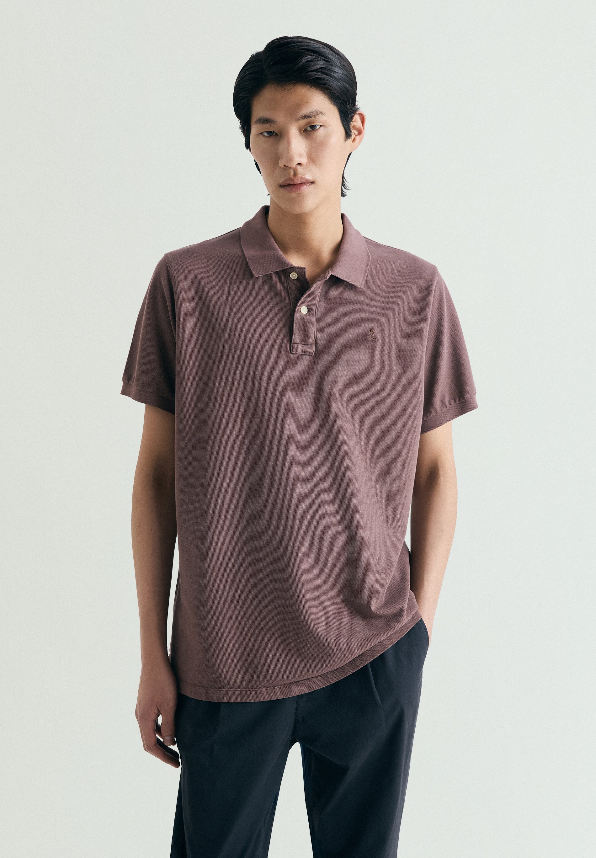 CAMISA POLO DE PIQUÉ COM BORDADO